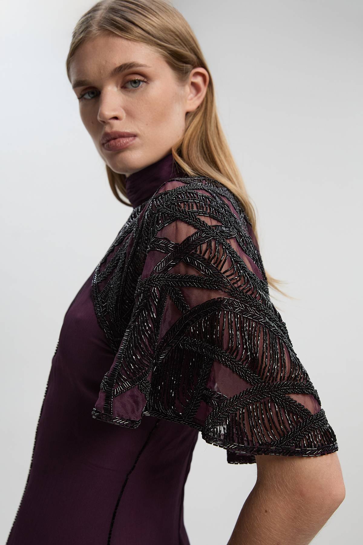 KarenMillen Robe Maxi Tissée à Détail Cape Ajourée Ornée de Cristaux