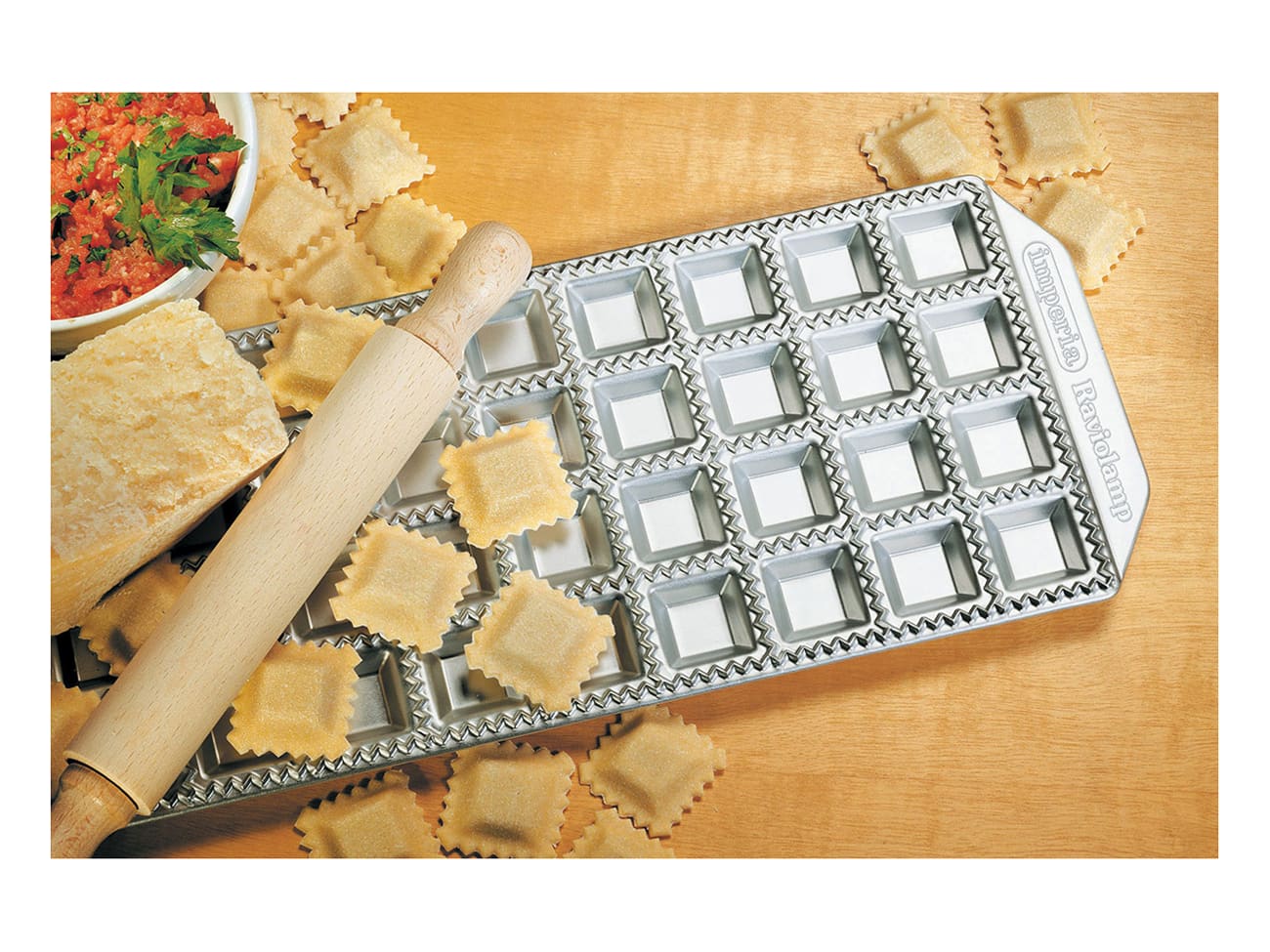Moule à raviolis - avec rouleau en bois - 36 empreintes - Imperia