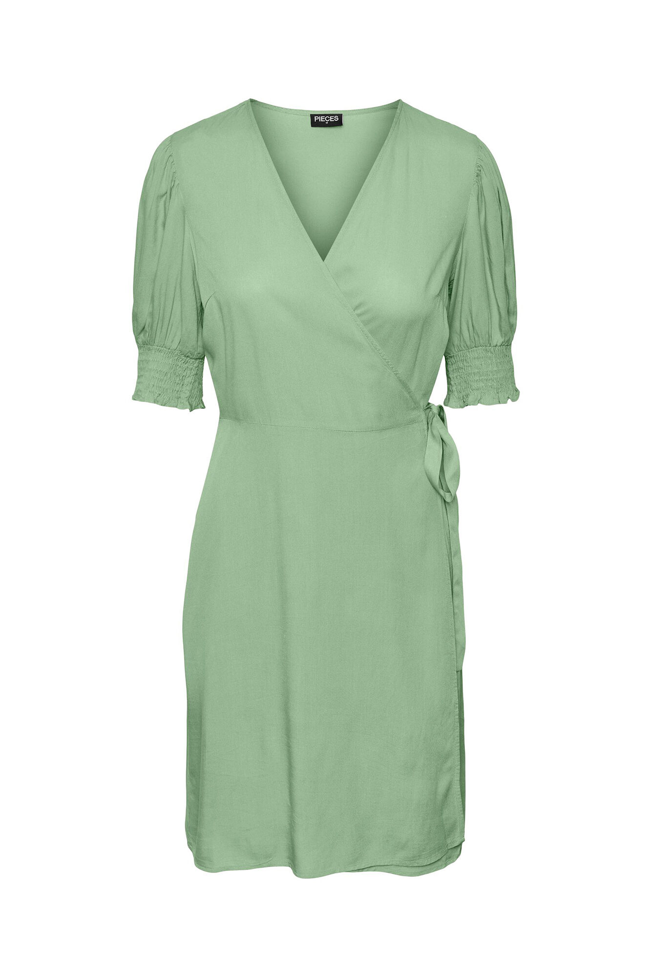 Vestido midi de mangas curtas.