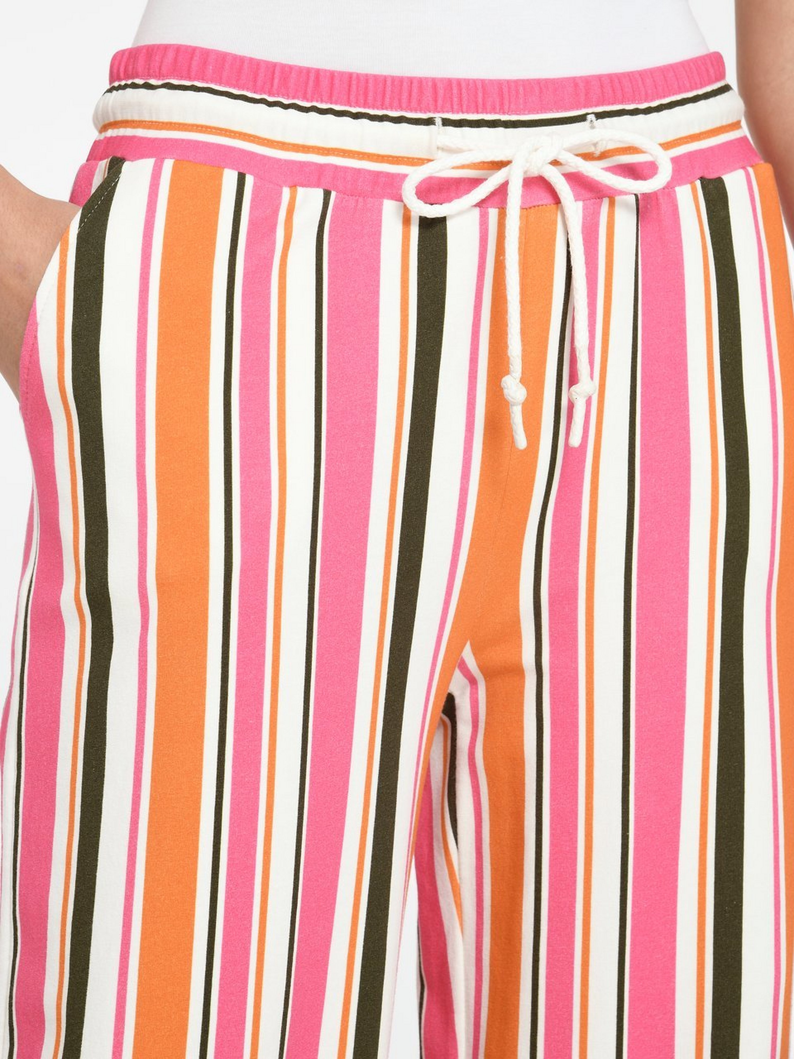 Lange Sweathose mit weitem Bein