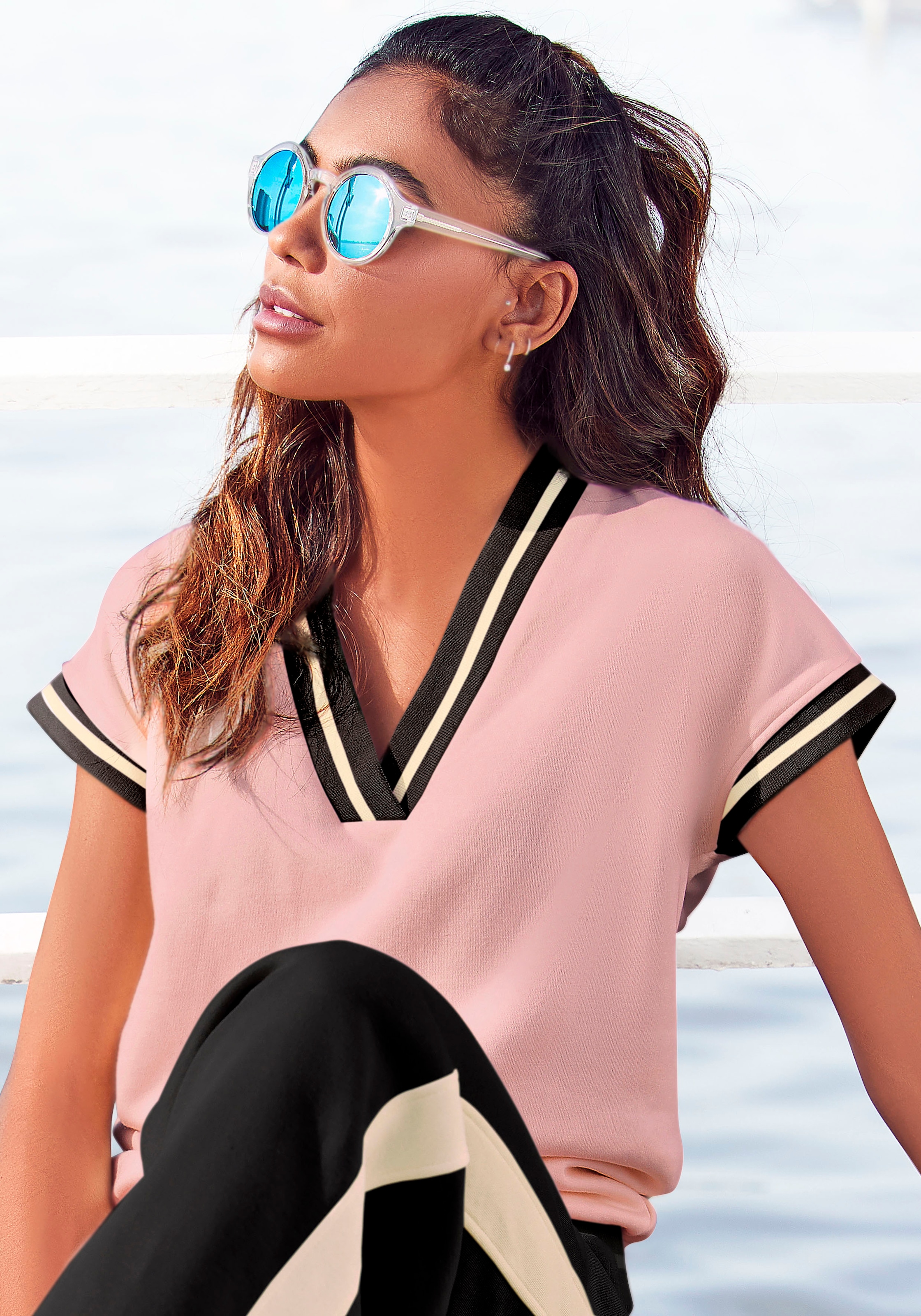LASCANA Pullunder , Kurzarmshirt mit V-Ausschnitt
