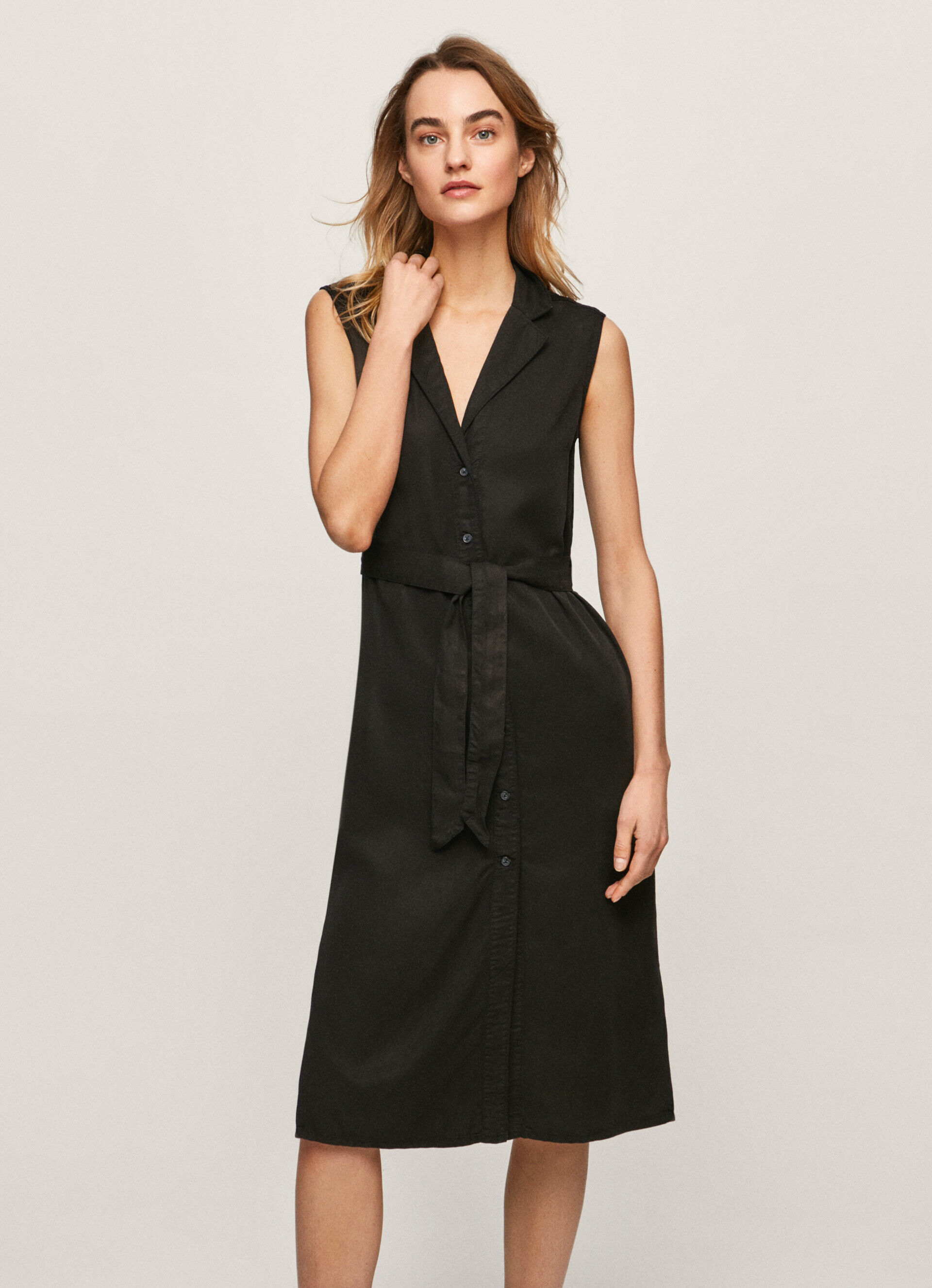 VESTIDO COM GOLA DE LAPELA - preto