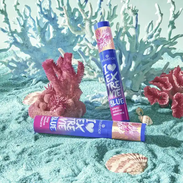 live LIFE in CORAL I LOVE EXTREME BLUE crazy volume mascara 01 Blue-tiful Corals!