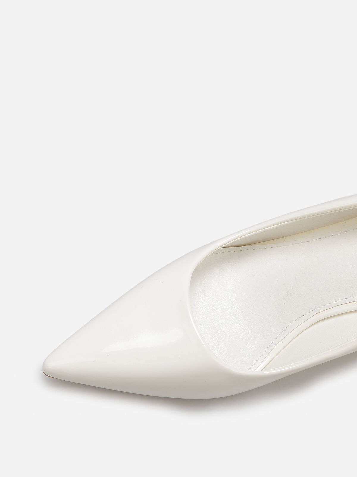 Escarpins pointus à petit talon- Blanc