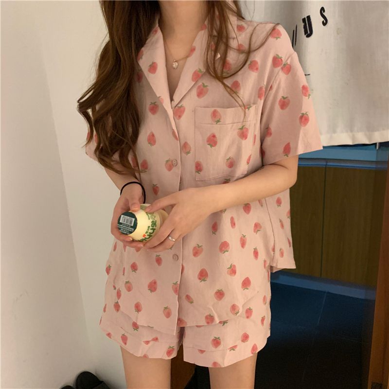 Whoosh - Pyjamaset: Aardbeienprint shirt met korte mouwen + korte broek