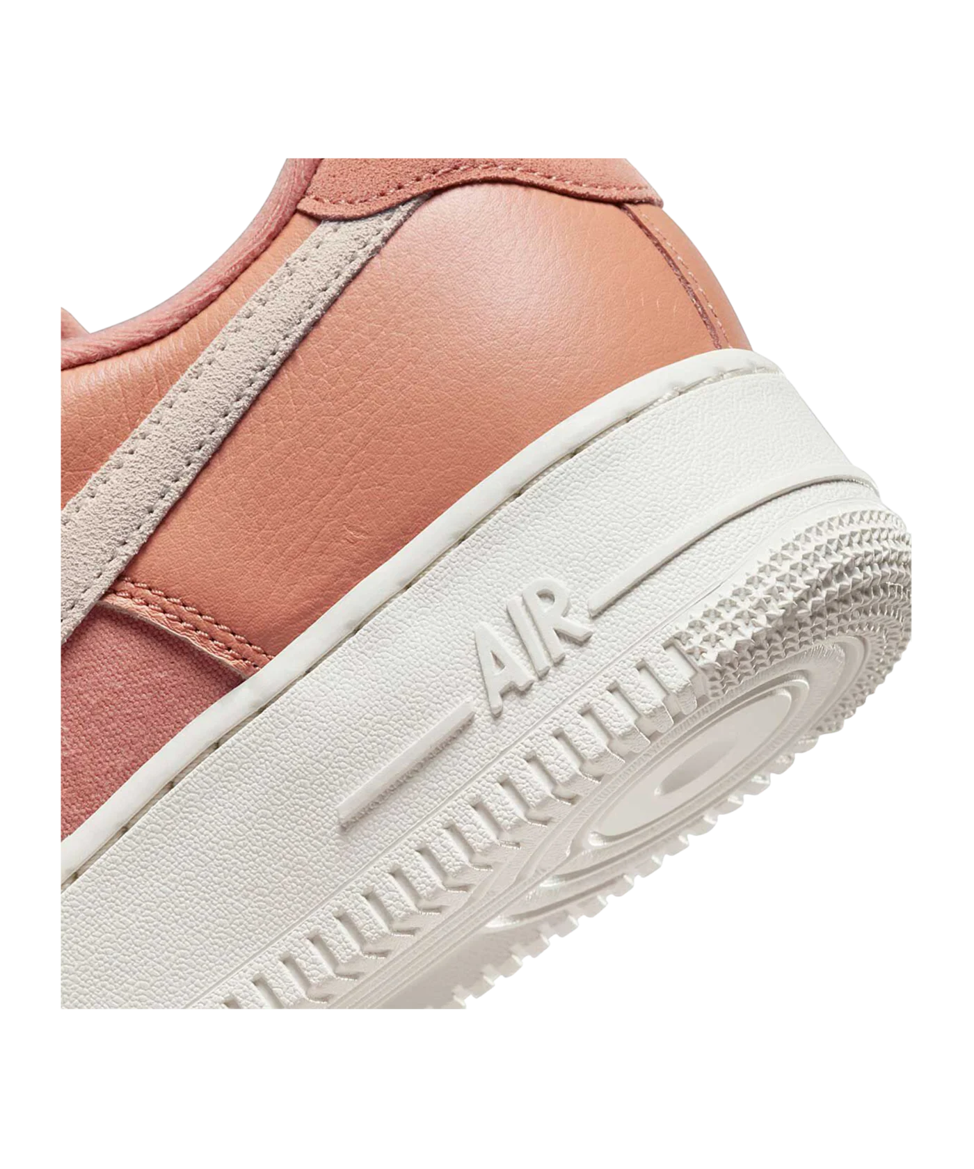 Nike Air Force 1 07 LX Braun F200