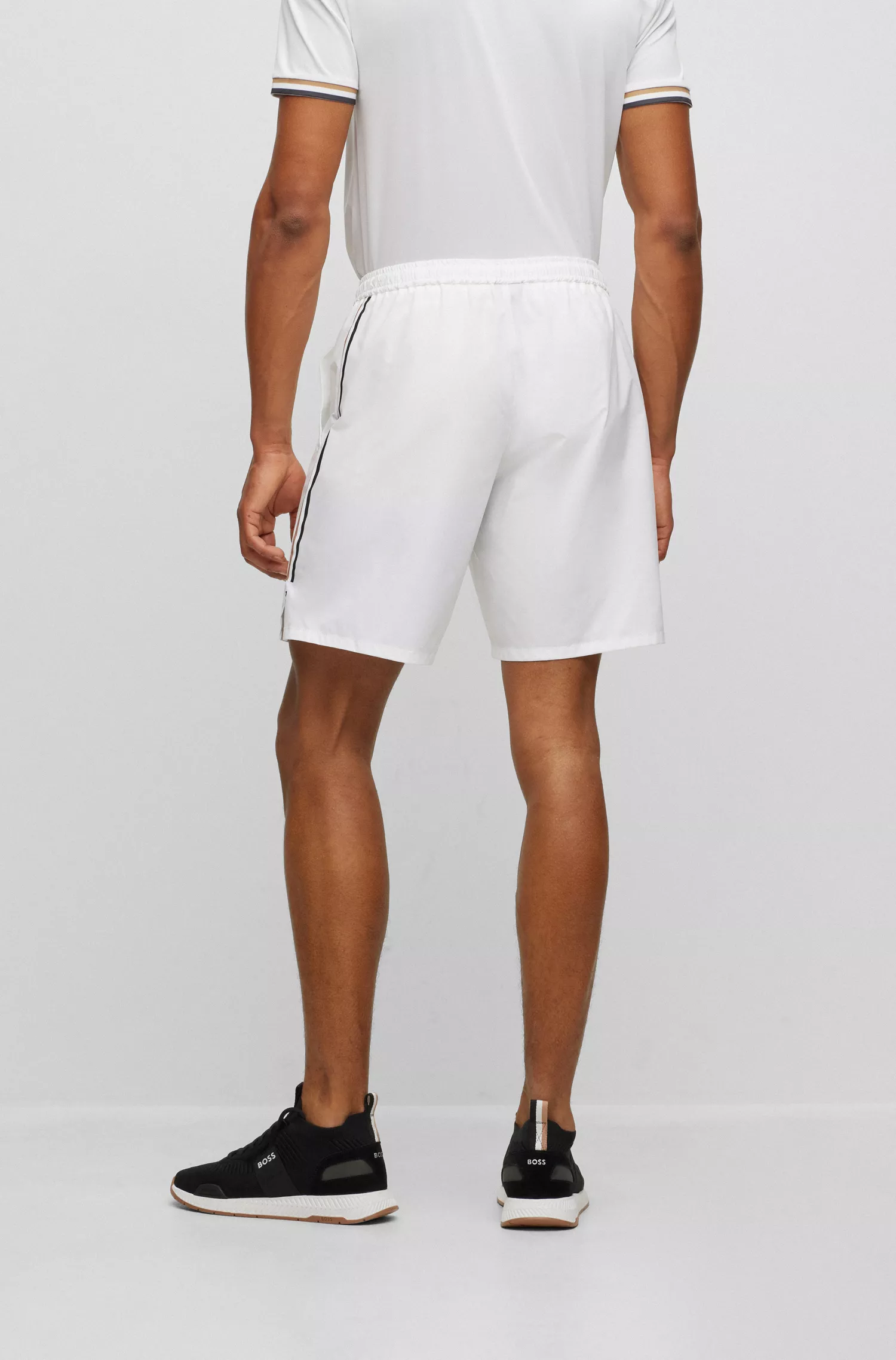 Shorts BOSS Green-BOSS x Matteo Berrettini em popeline stretch com listras características.