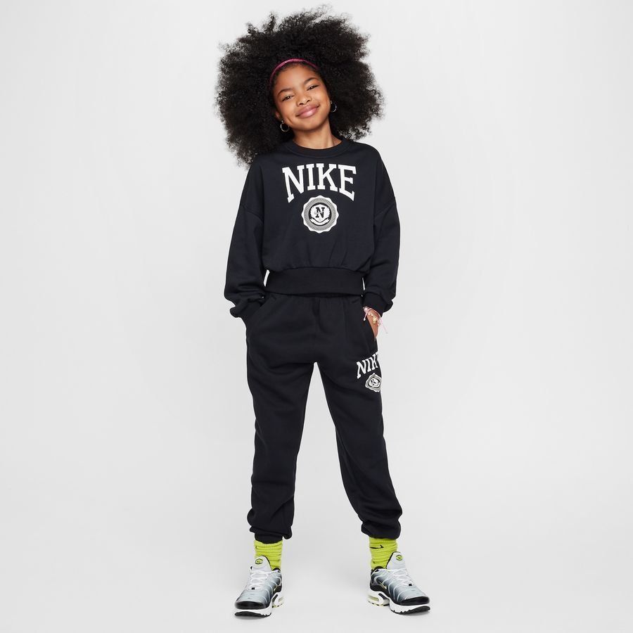 Nike Sportswear Club