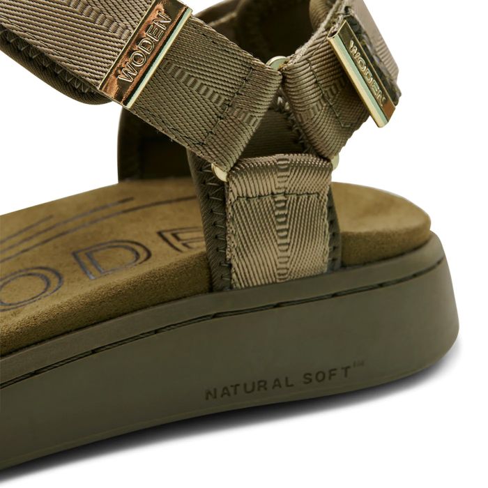 Line Sandal
