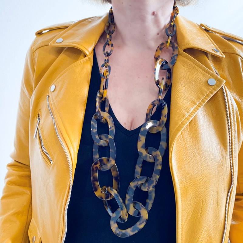 Collier long grosses mailles léopard