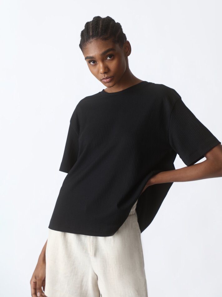 Camiseta texturizada - Preta