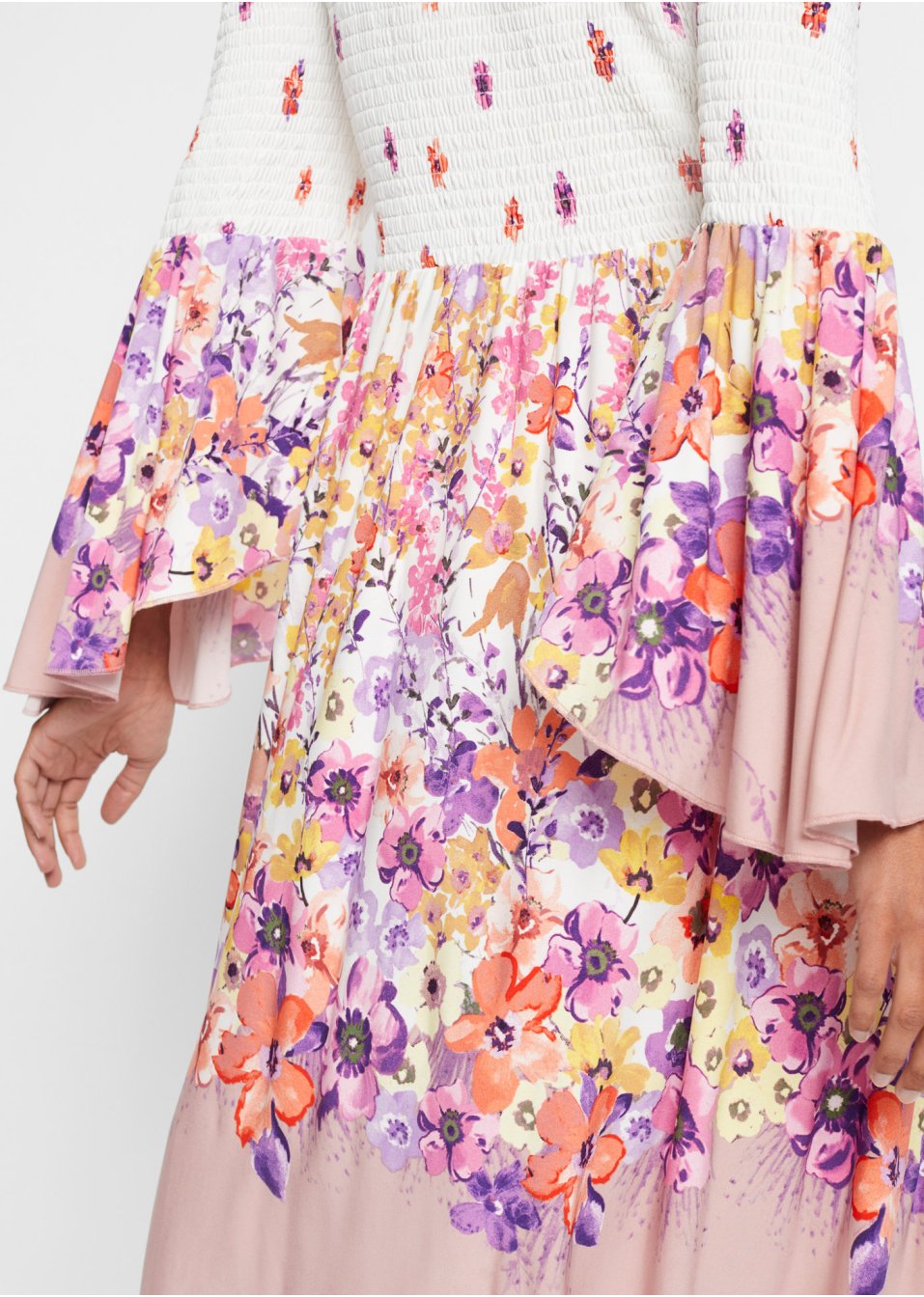 Robe à manches volantées