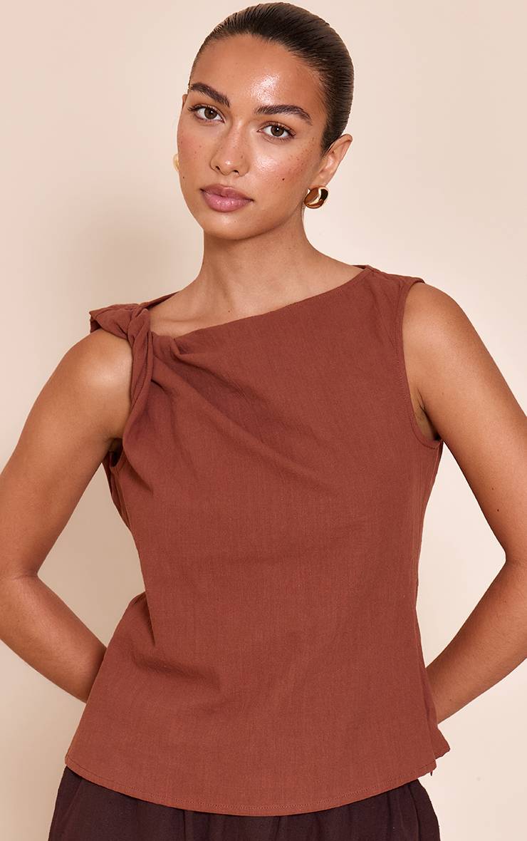 Chocolat Top Sans Manches Boxy Avec Détail Torsadé