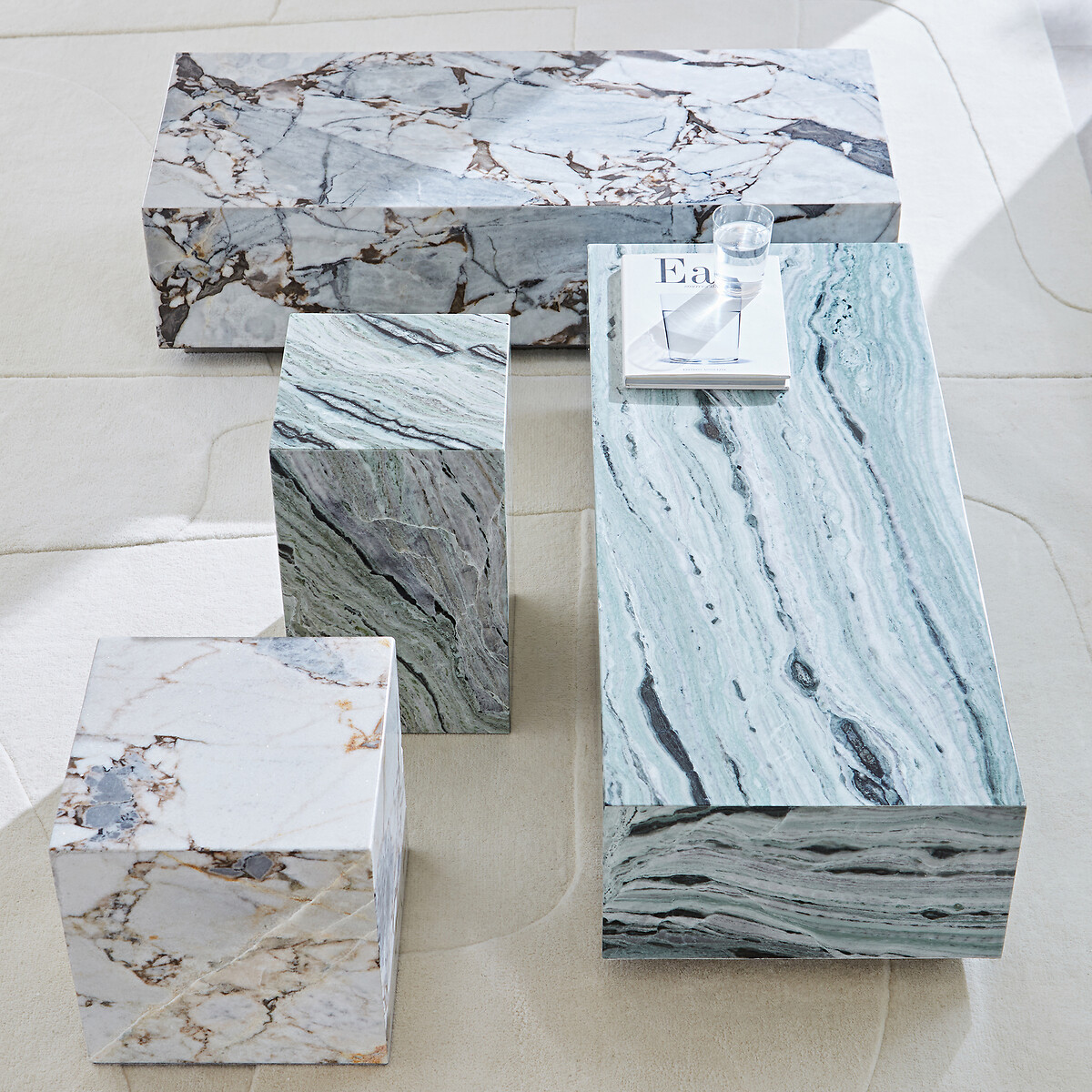 AM.PM<br>Mesa lateral cubo de mármore, Alcana