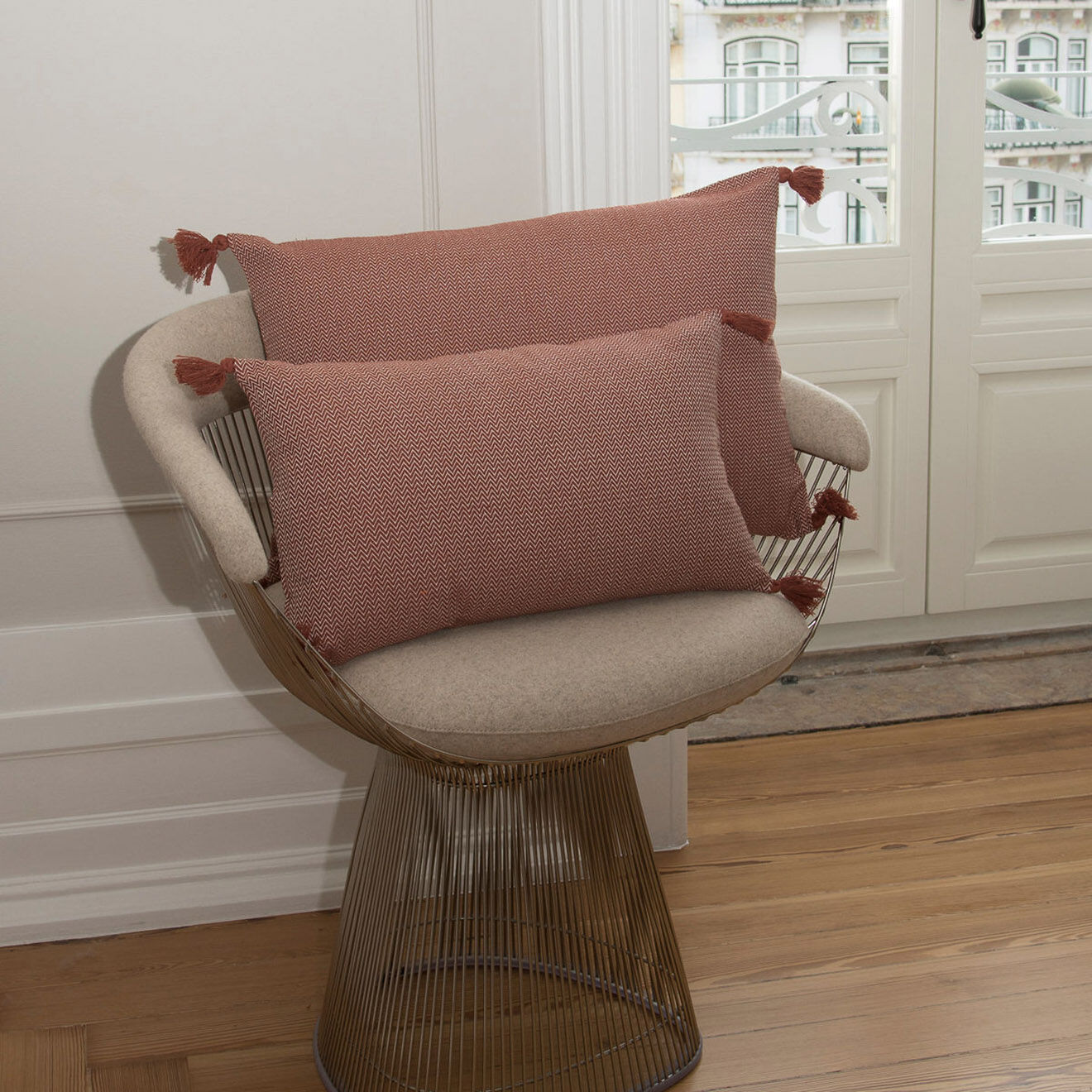 Febronie Housse de coussin à pompons Stockholm rouge