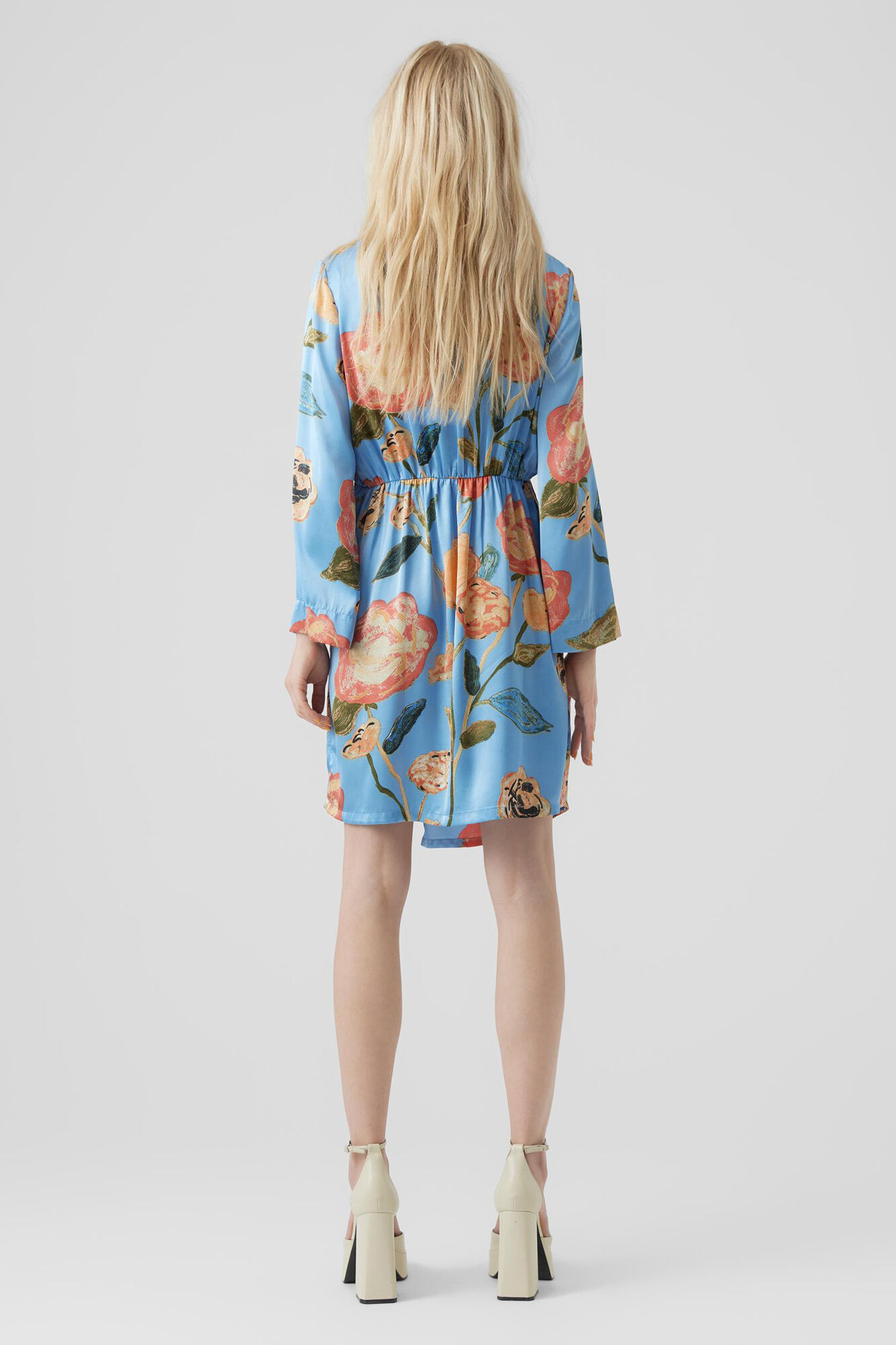 Vestido curto envelope de cetim - Azul