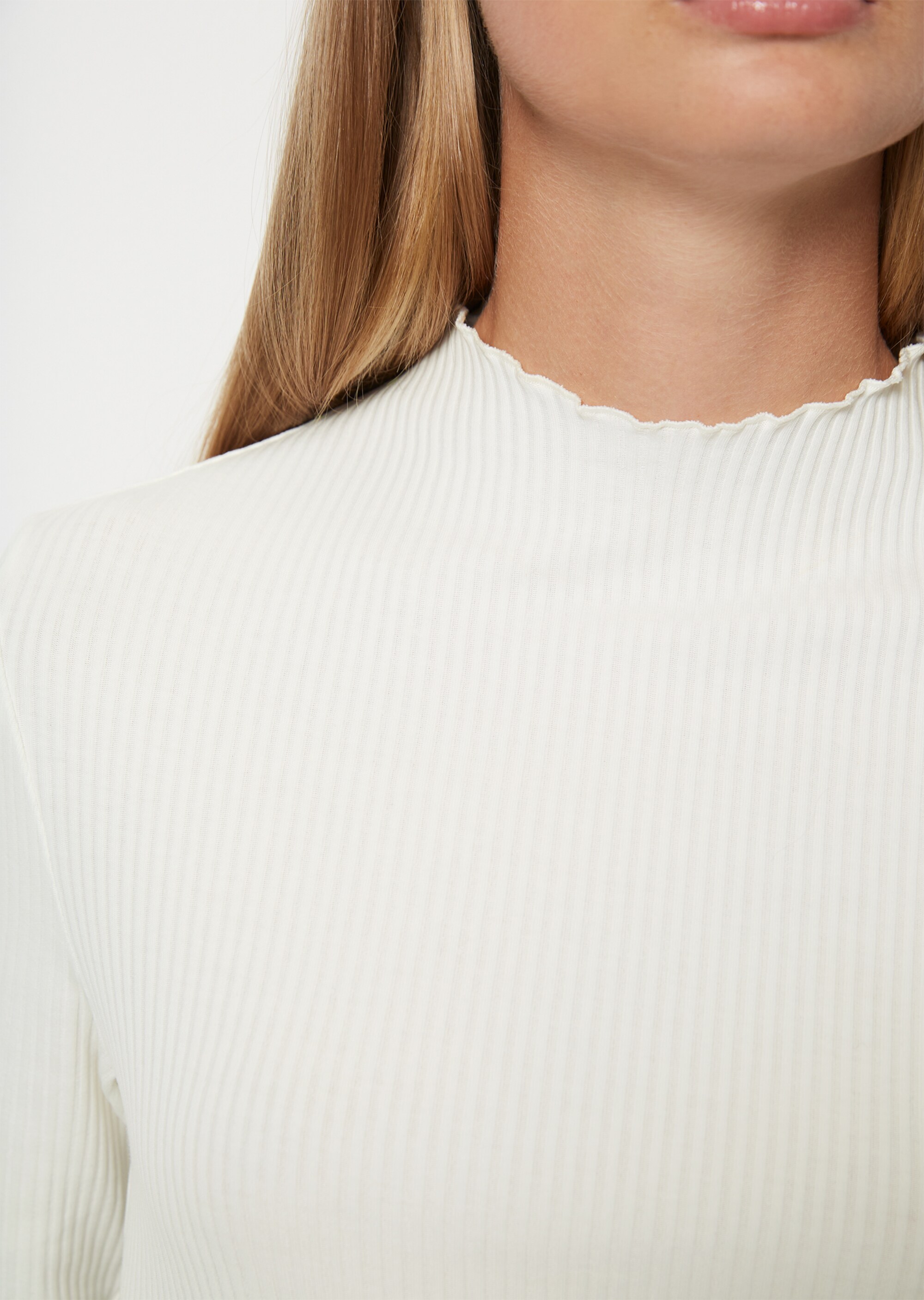 Longlseeve fittedaus geripptem Interlock-Jersey