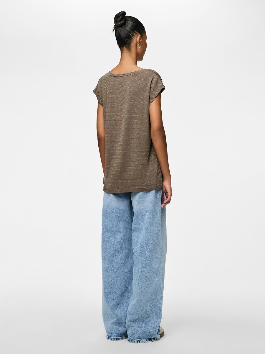 PEÇAS<br>Camiseta com efeito brilhante