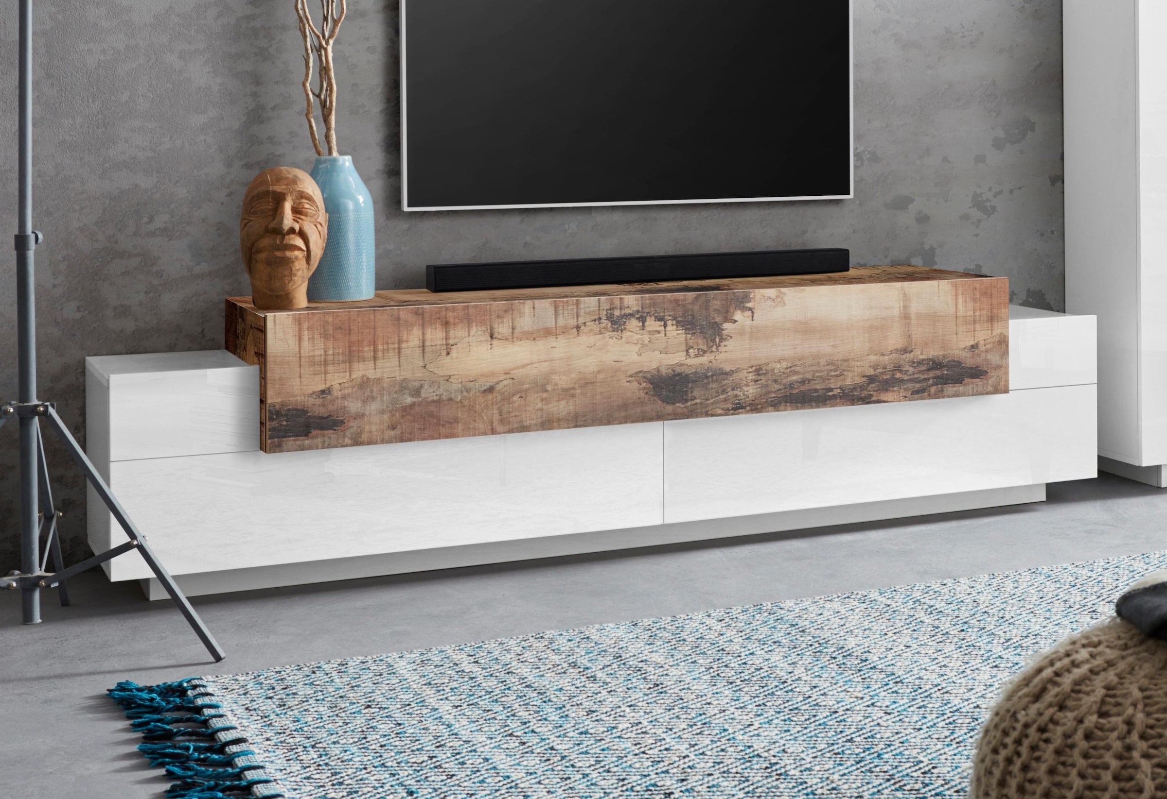 INOSIGN Lowboard »Coro,Lowboard,TV-Kommode,TV-Möbel,TV-Bank« mit 3 Klappen davon 2 mit Push-to-Open Funktion Breite 200 cm