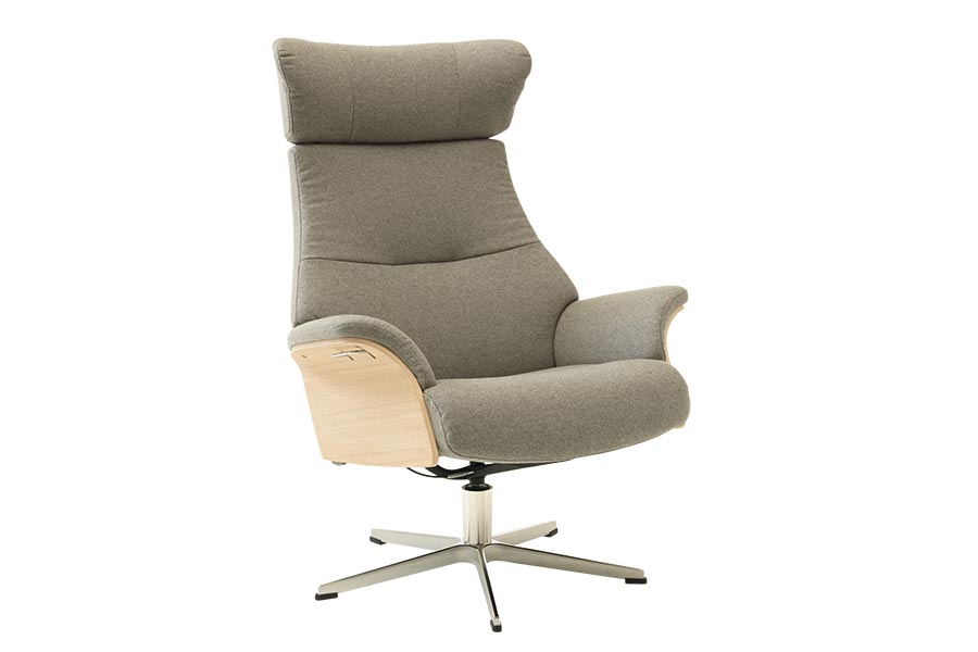 Air lenestol Stol med X-høy rygg. Tekstil Sheford 72 light grey. Ubeh eik sider. X-høy fot i aliminium med svingretur.