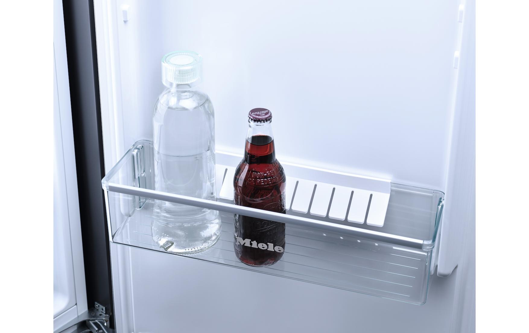 Einbaukühlschrank K 7328 D Links<br>Einbau-Kühlschrank mit 4 Sterne-Gefrierfach, LED-Beleuchtung, SoftClose und SuperKühlen für mehr Komfort