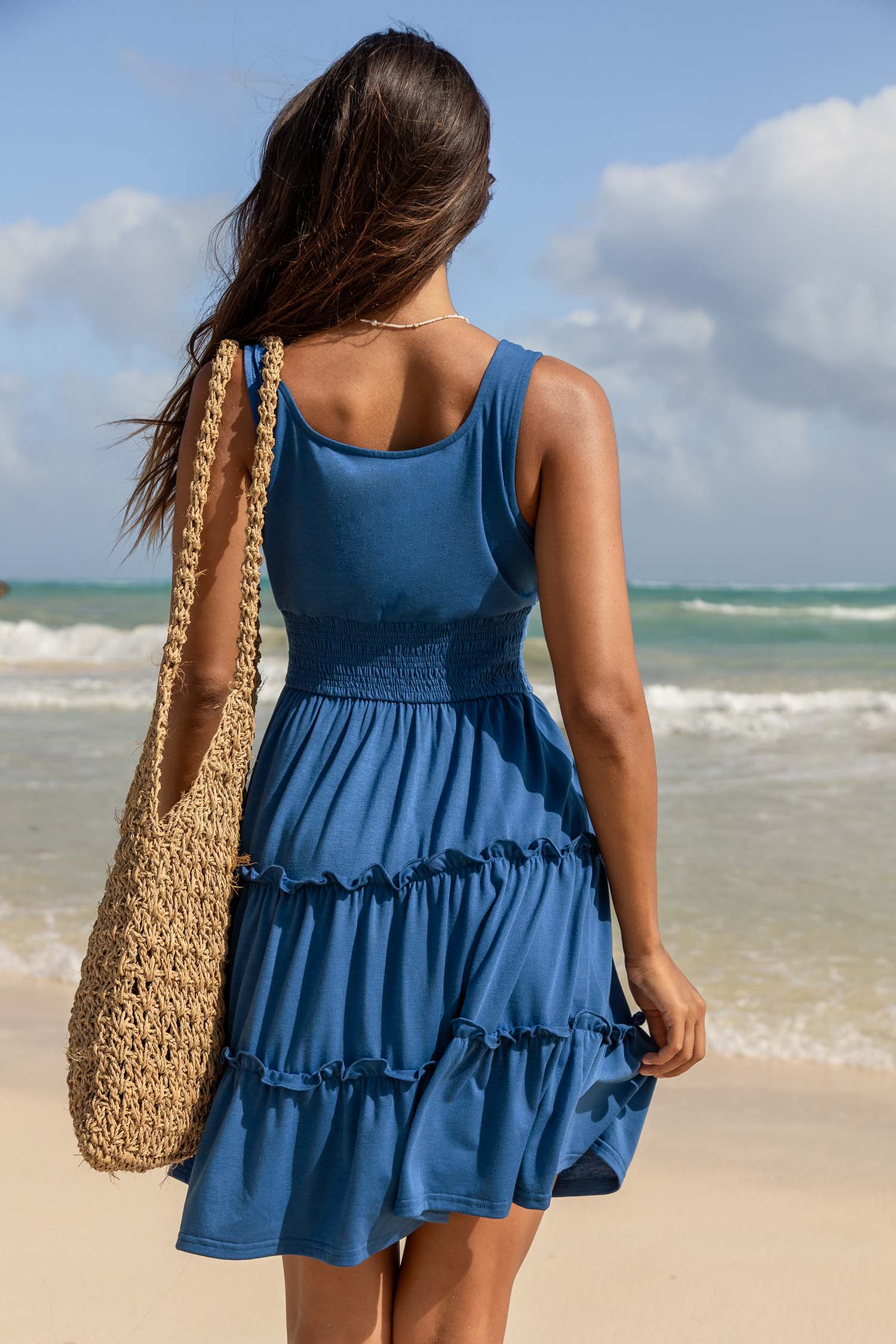 Robe mini en jersey bleu à boutons et volants