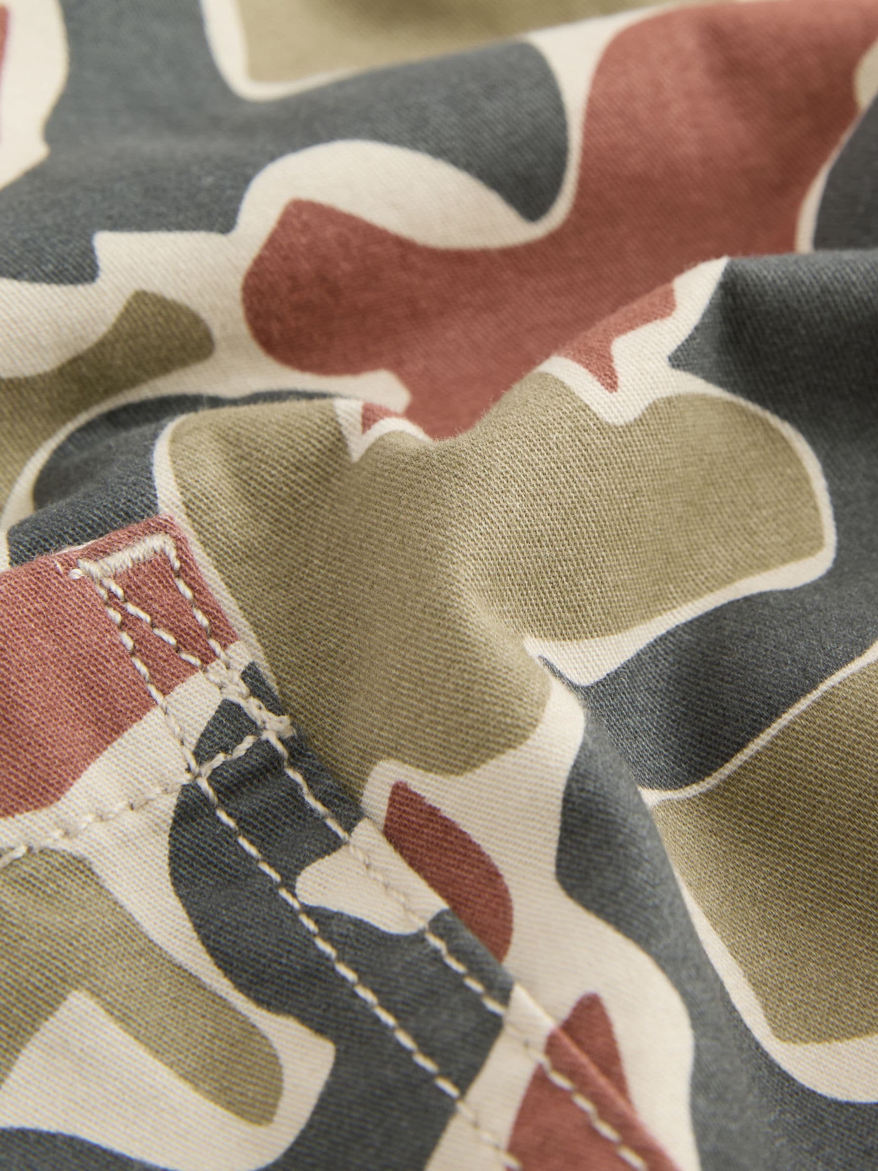 Rood/groene camouflage - Broek met elastische taille en zijzakken (3mnd -7jr)