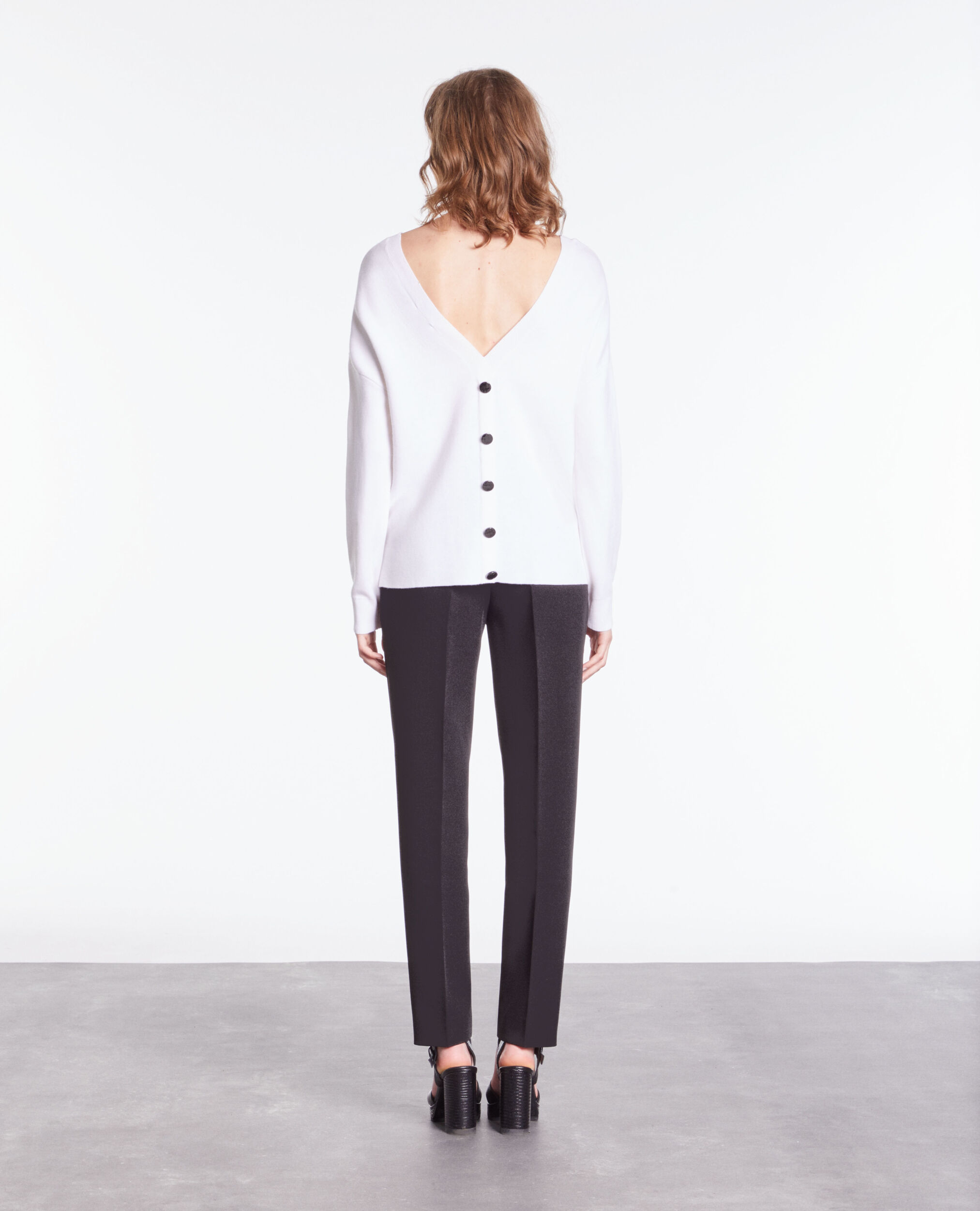 Pull avec boutonnage dans le dos
