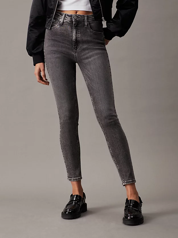 Calça jeans super skinny de cintura alta até o tornozelo