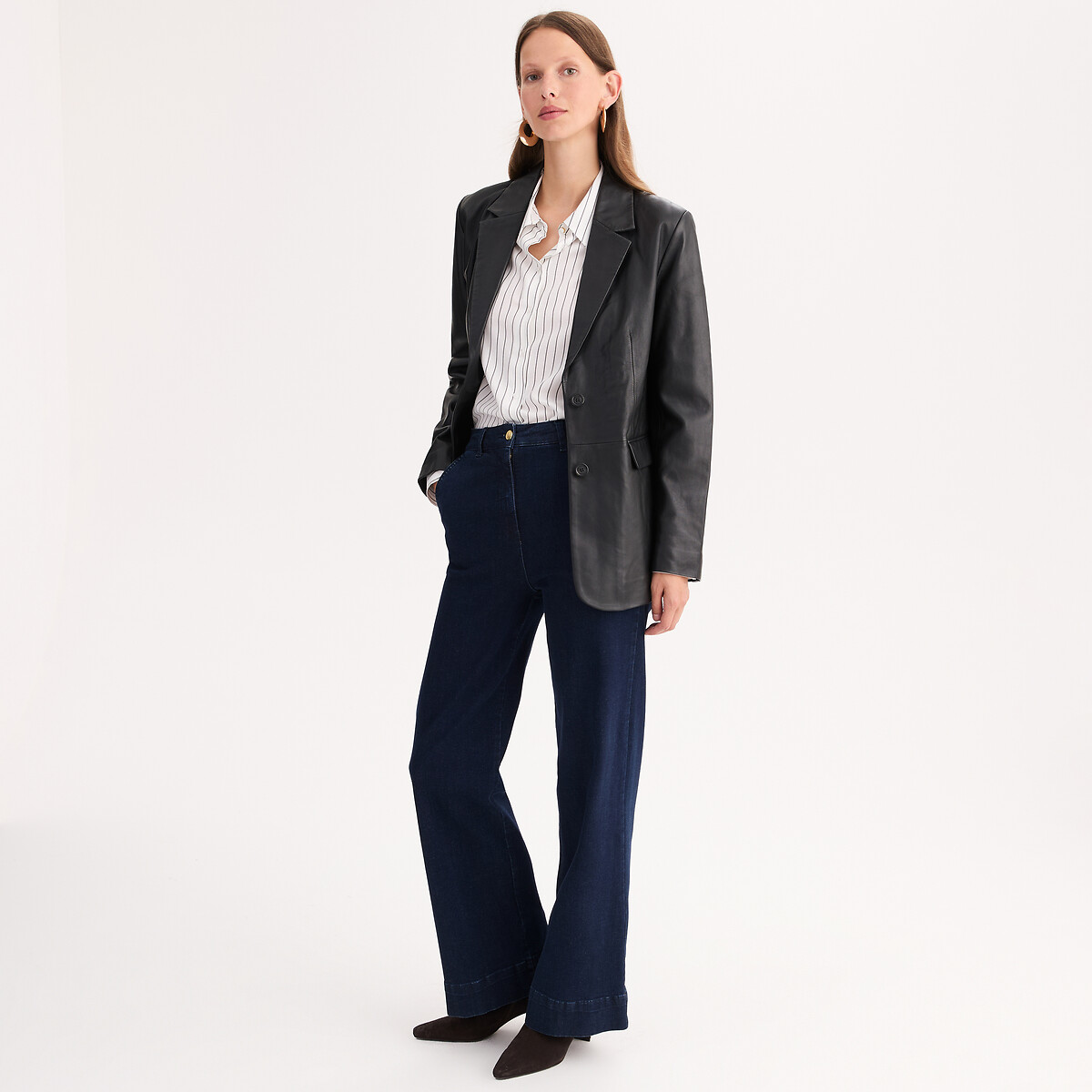 ANNE WEYBURN<br>Blazer de pele de cordeiro, corte reto