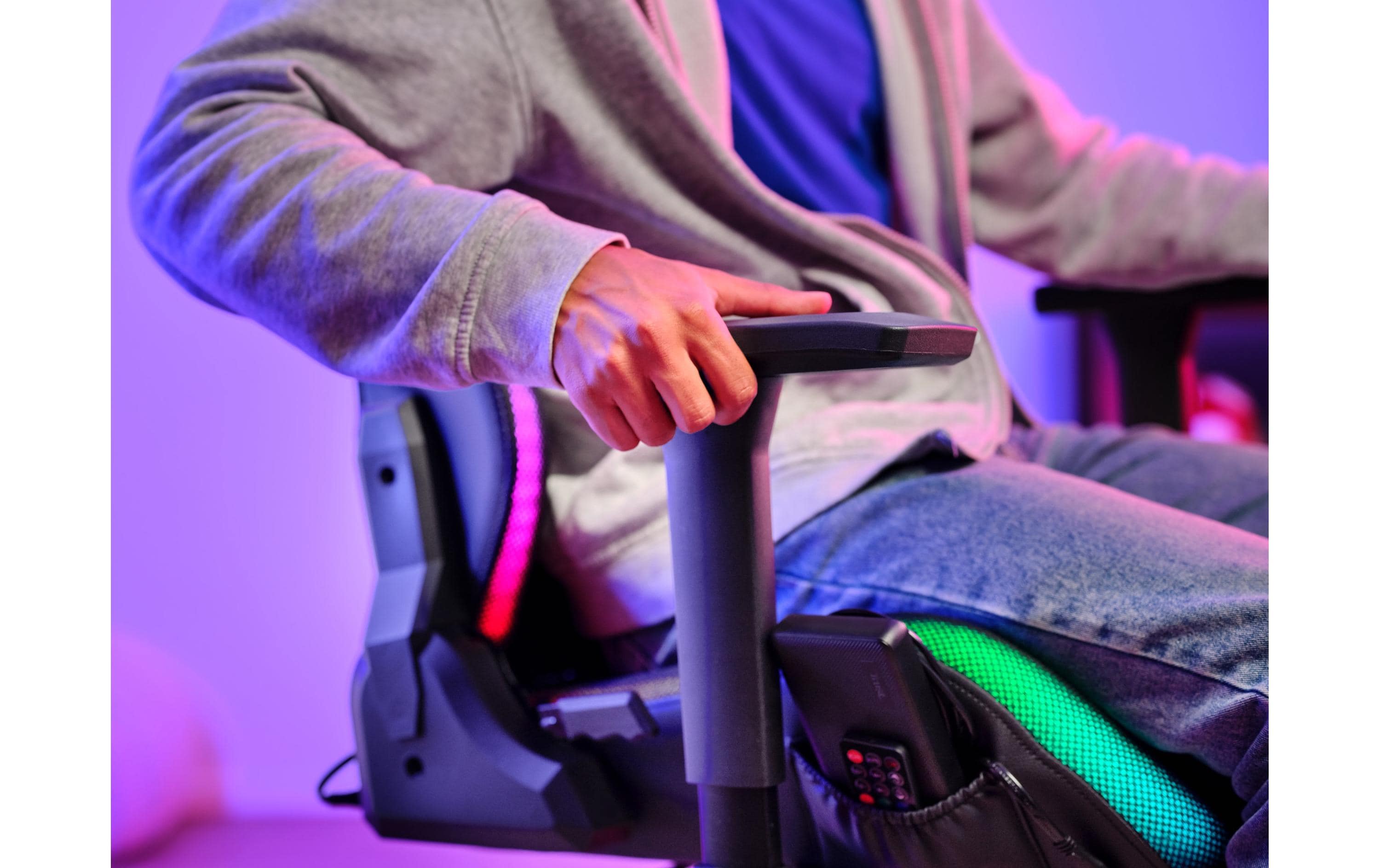 Gaming-Stuhl GXT 719 Ruya Pro RGB Schwarz<br>Komfortabler Premium-Gaming-Stuhl mit RGB-Beleuchtung