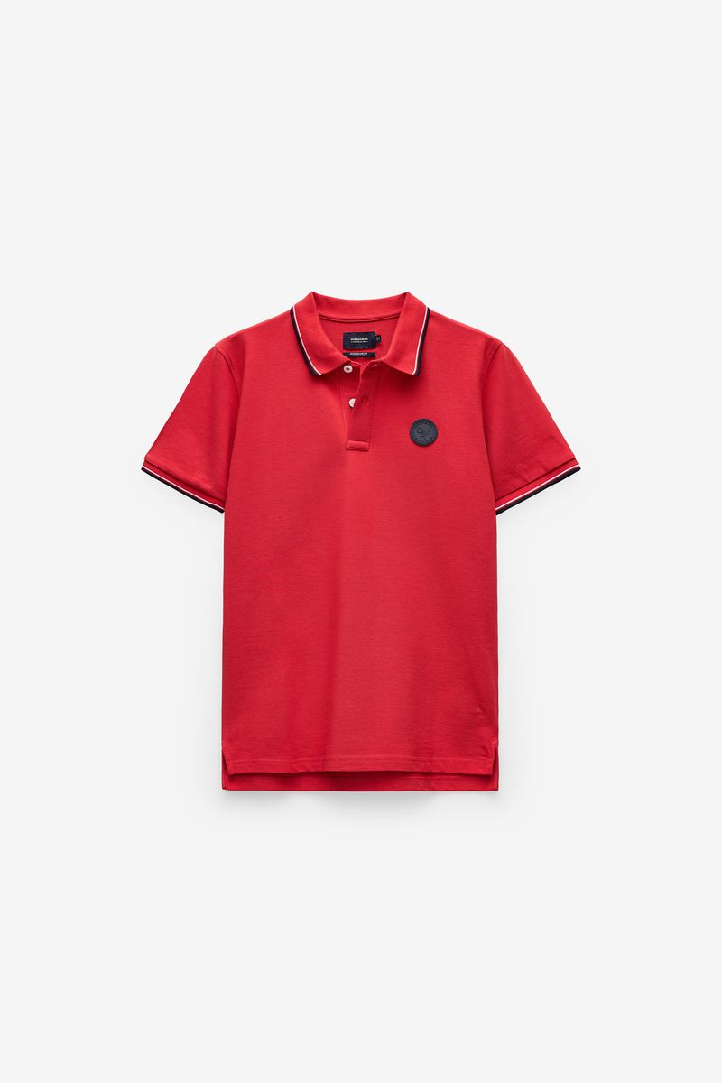 POLO COM BADGE E RISCAS NO RIB