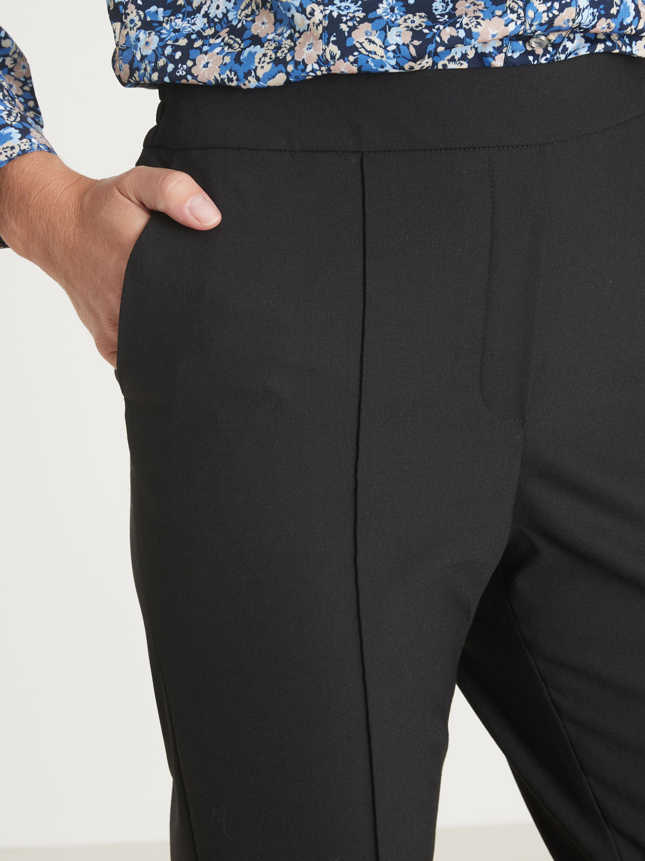 Pantalon élastiqué en tissu chaud