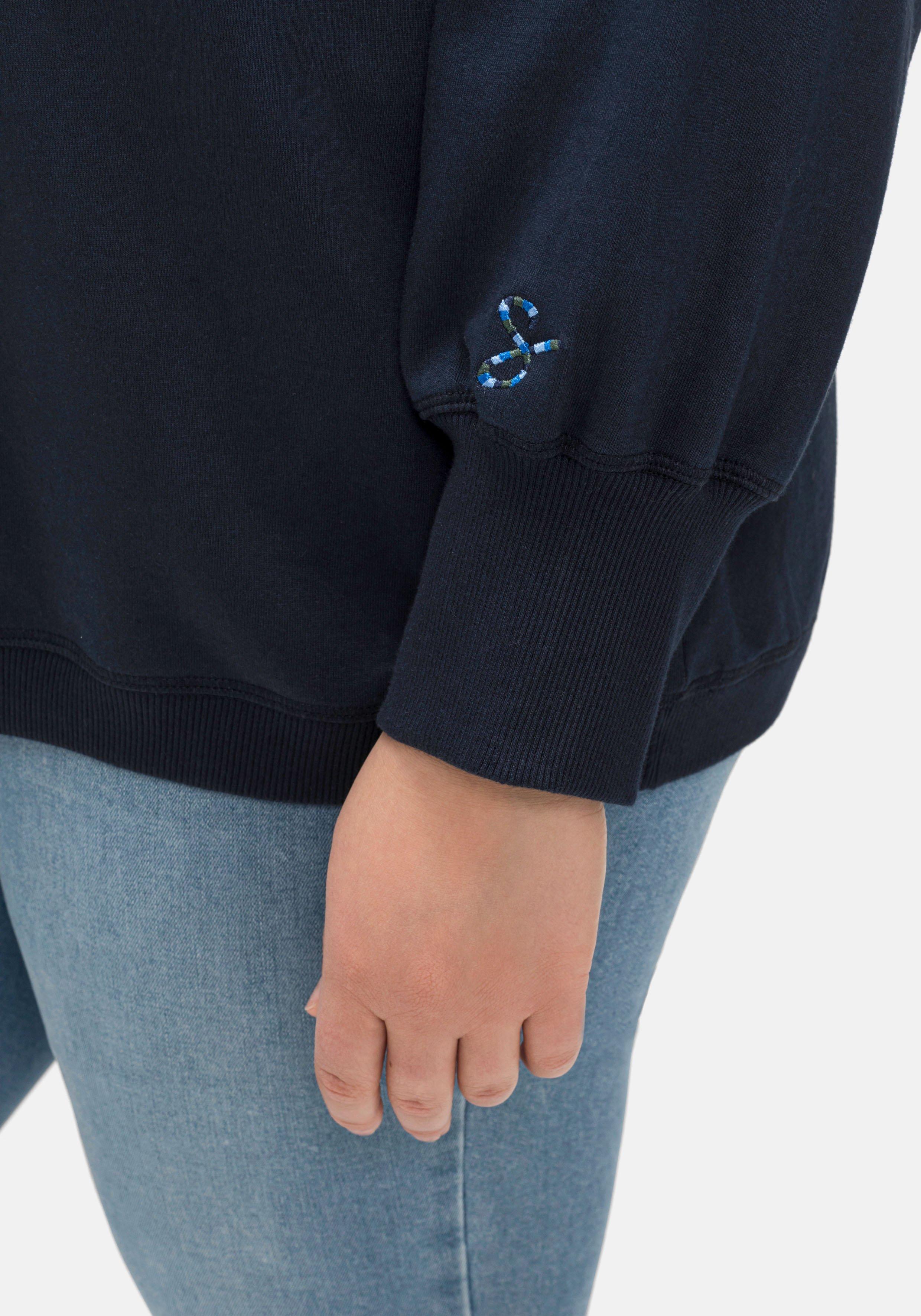 Sweatshirt mit kleiner Stickerei am Ärmel