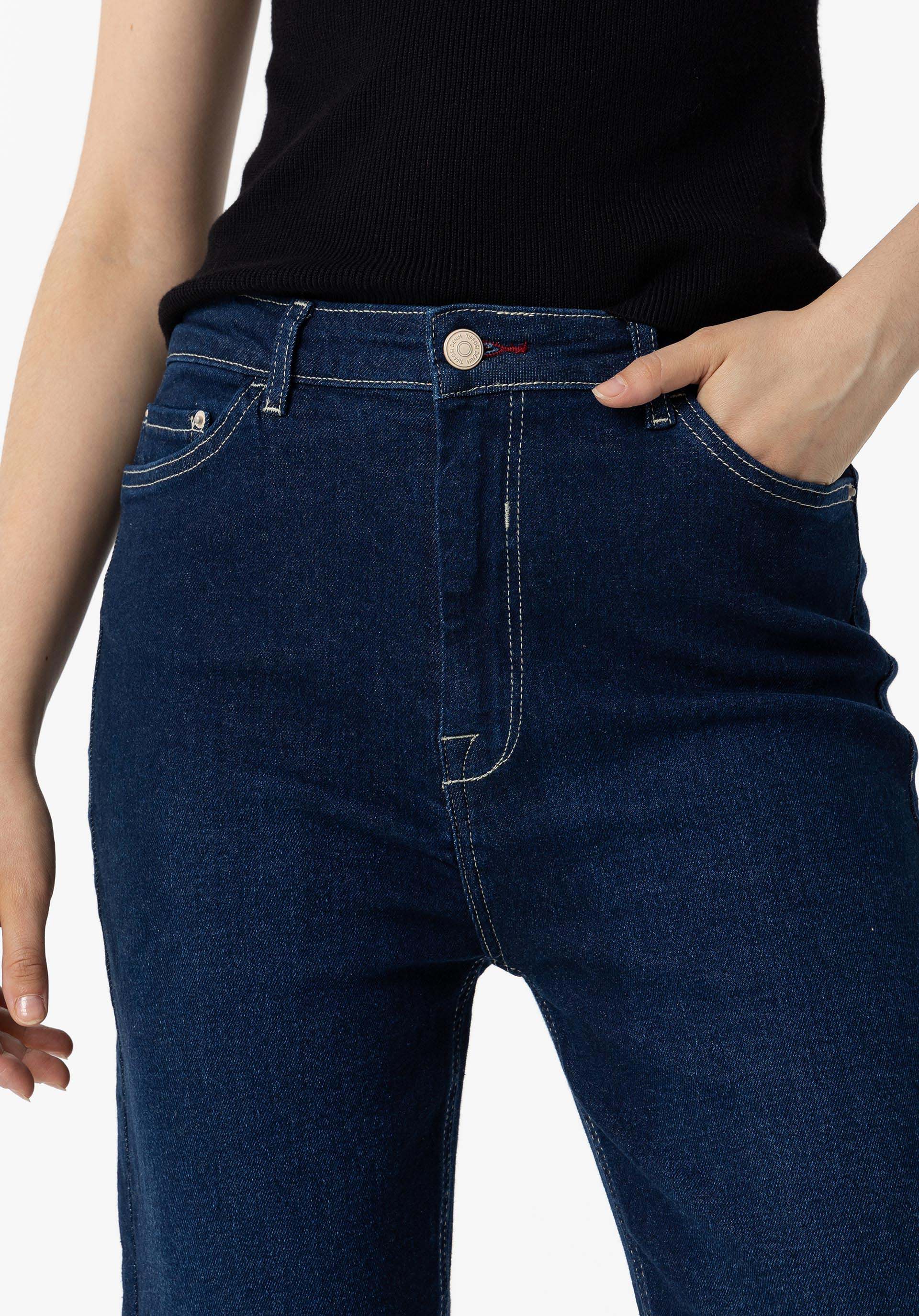 Jeans Mom Slim Fit Cintura Alta