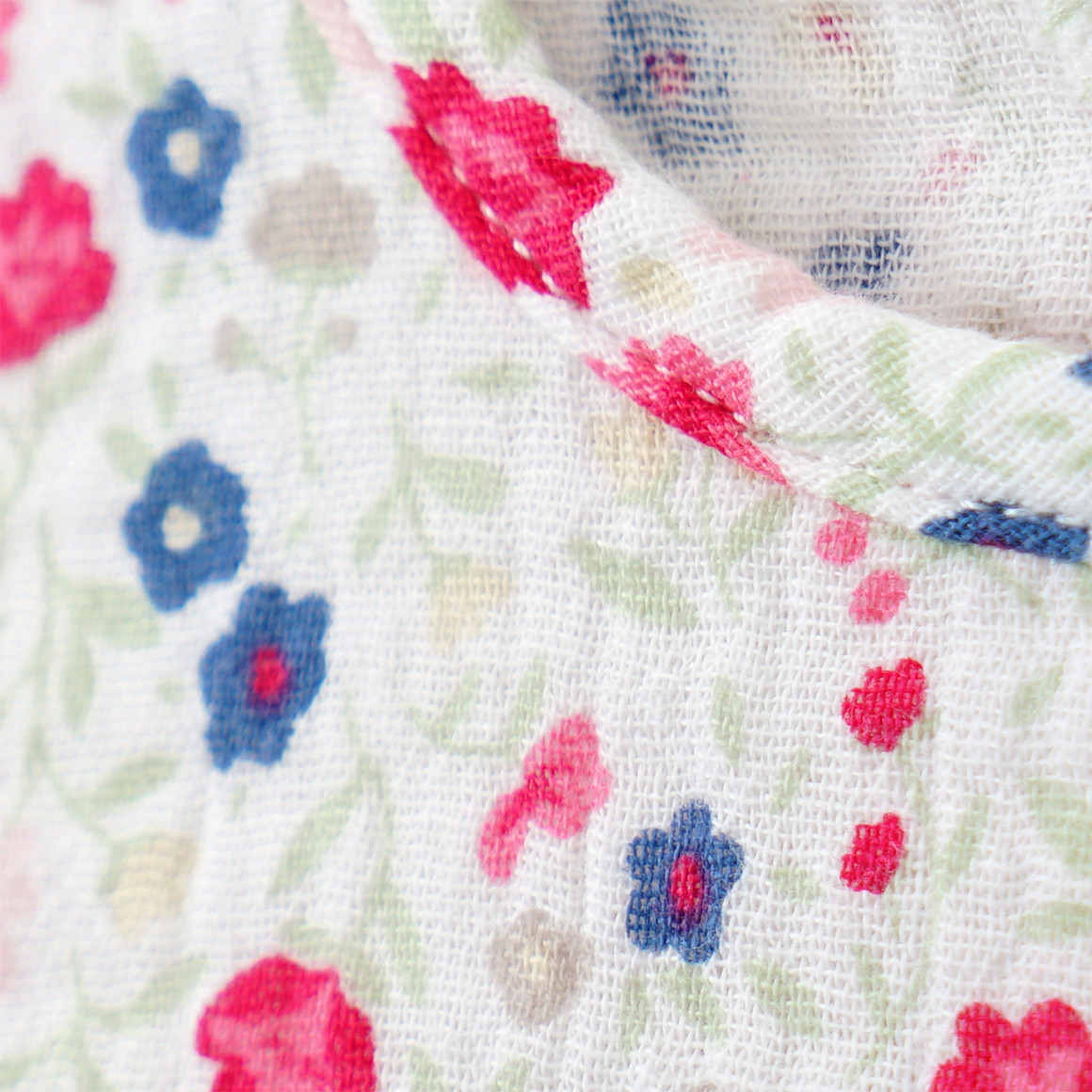 Topomini Baby Musselinkleid mit Blümchen-Print weiss / bunt