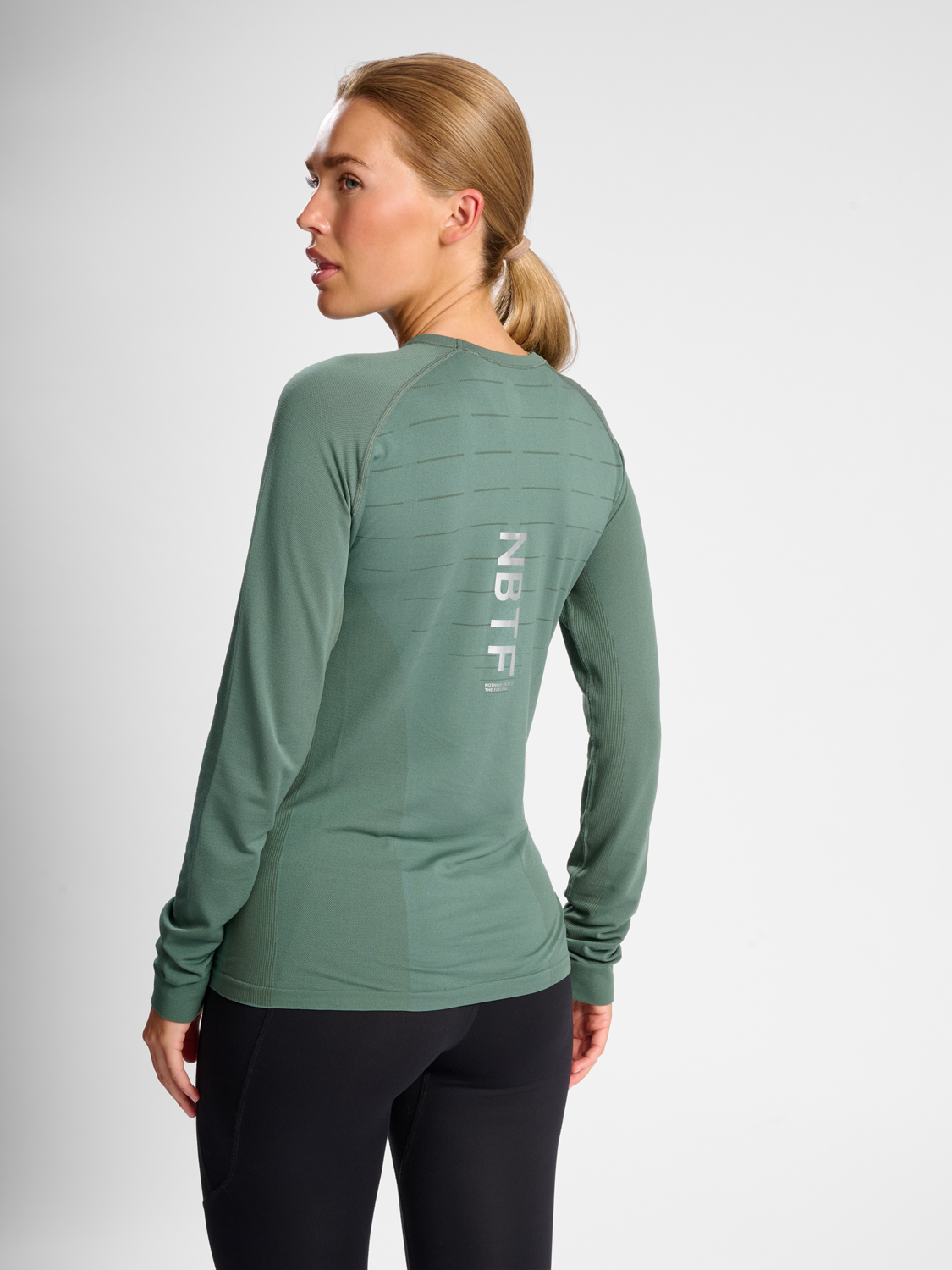 nwlPACE LS SEAMLESS WOMAN