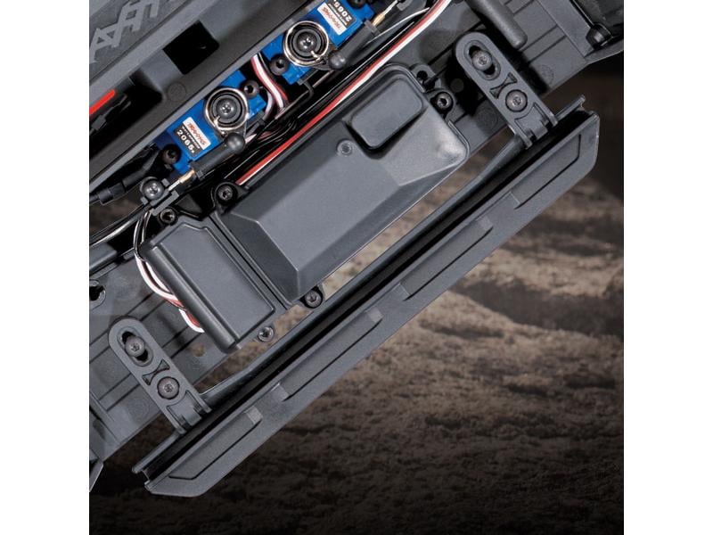 Traxxas Scale Crawler TRX-4 Ford Bronco 2021, Rot ARTR, 1:1 TRX-4 Rockcrawler mit 2-Gang Getriebe, Differentialsperre und offizieller 2021 Ford Bronco Karosserie