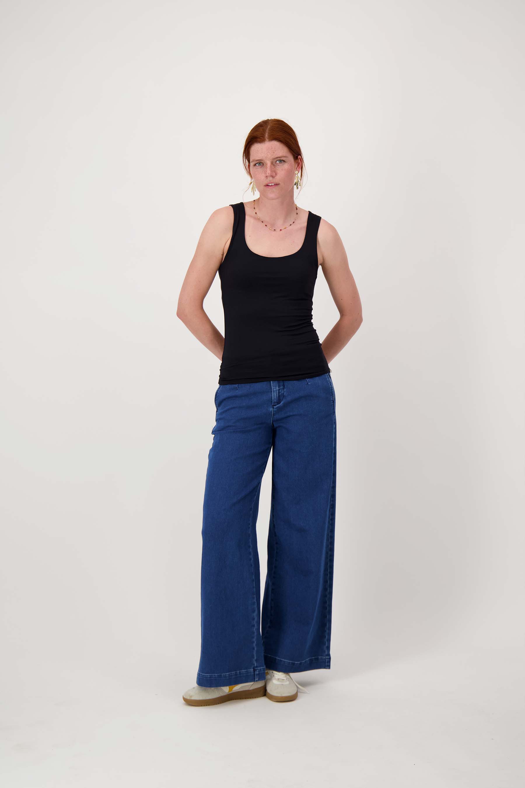 basic singlet met stretch