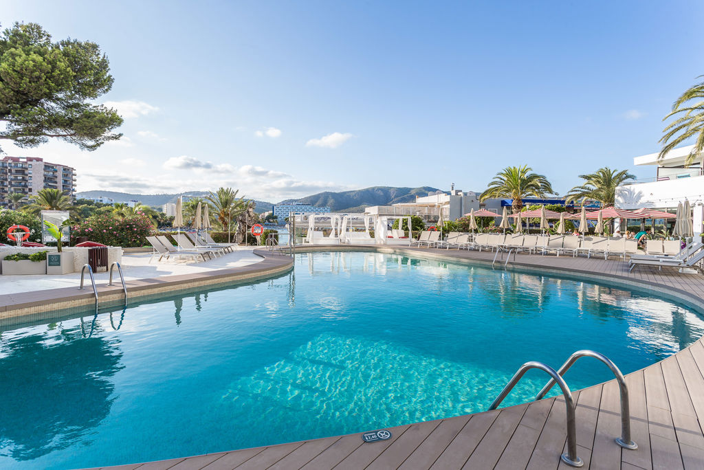 Fergus Style Tobago Logies en ontbijt - Hotel
