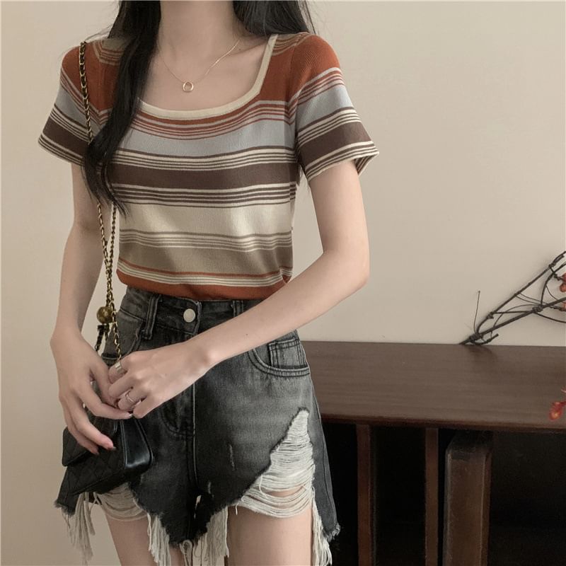 Sisyphi - Gestreepte crop top met korte mouwen en vierkante hals