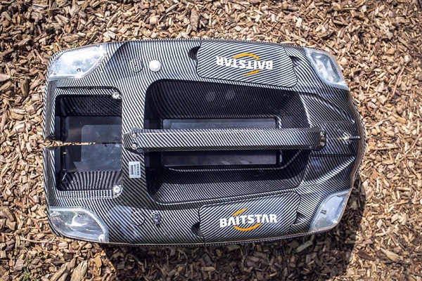 Bateau Amorceur Baitstar Advanced Plus AllinOne Carbon (avec Sondeur et GPS)