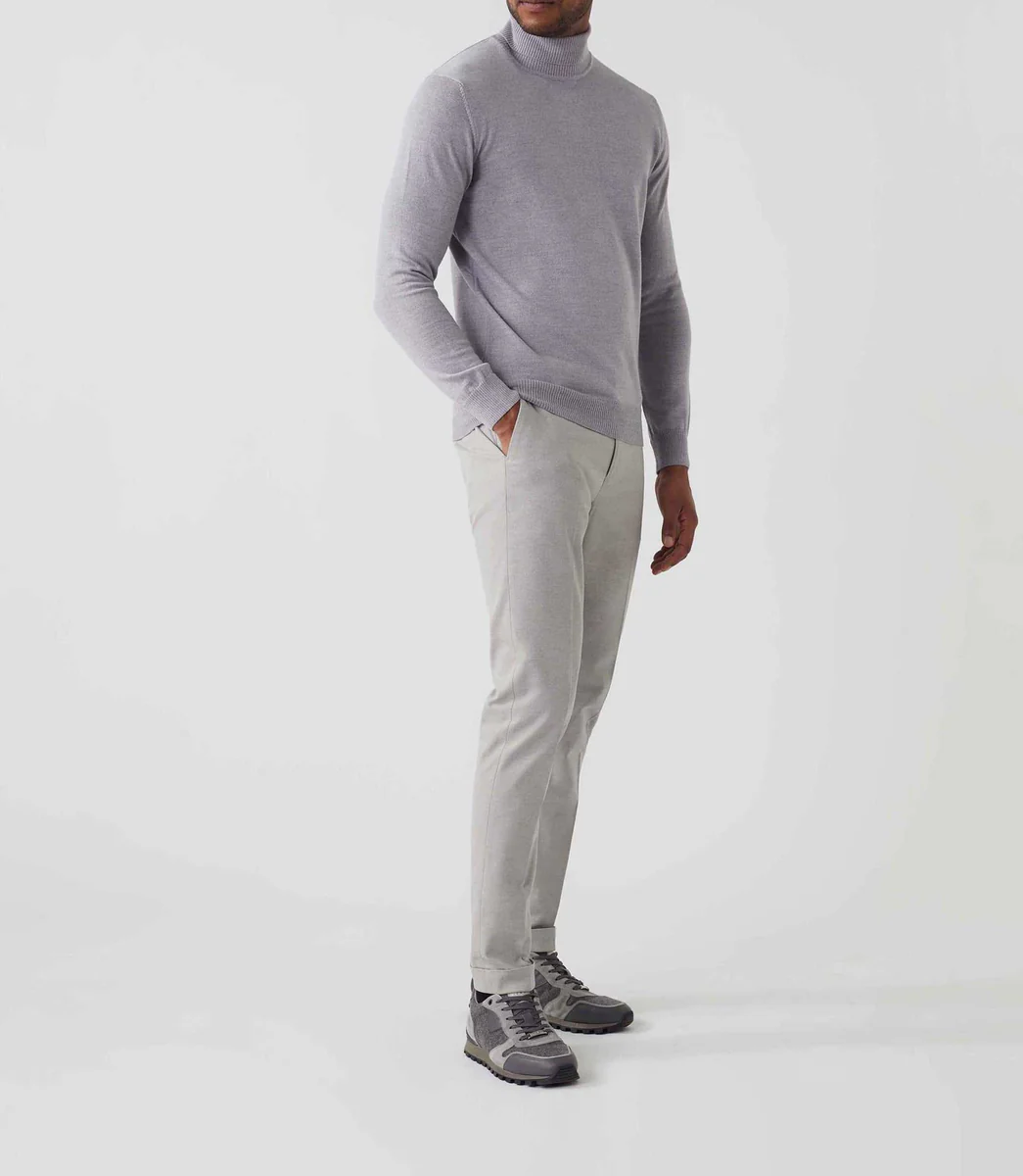 Pull col roulé gris clair 