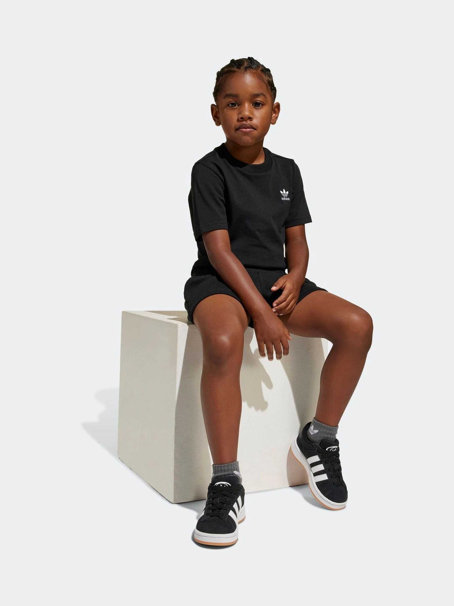 Zwart - adidas Originals Little Kids set van short en T-shirt