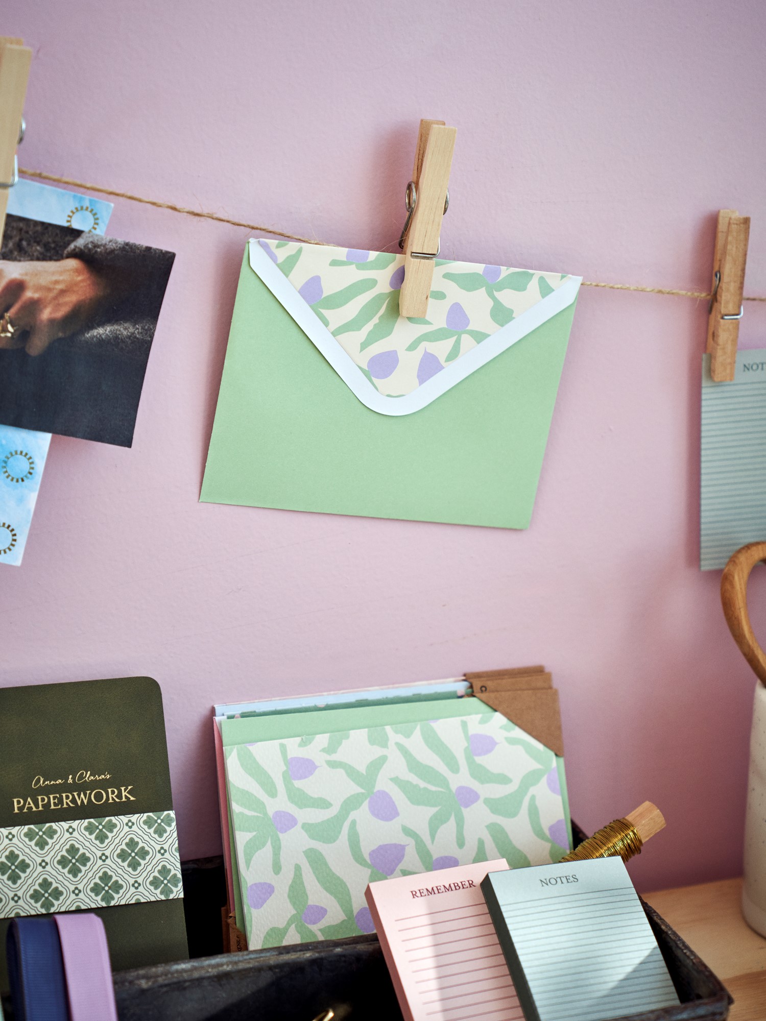 Kort med konvolut | Papir. 11,4 x 16,2 cm. | Spring Green