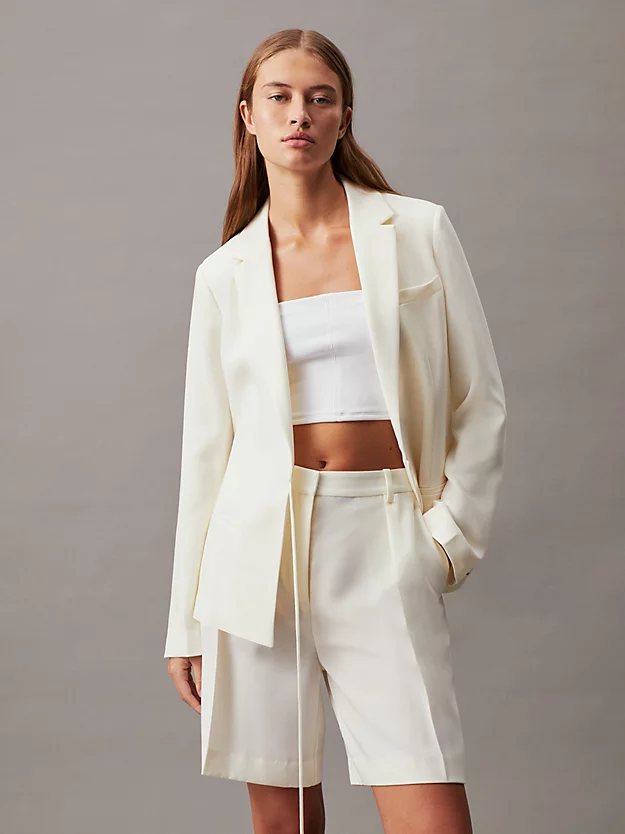 Blazer estruturado de sarja com corte slim