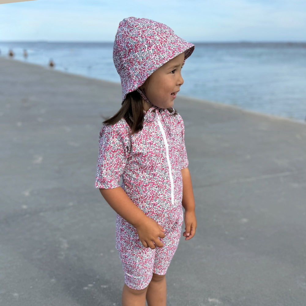 Køb Petit Crabe Wiltshire Bud Natsu Badeheldragt S/S - Med Liberty© Stof