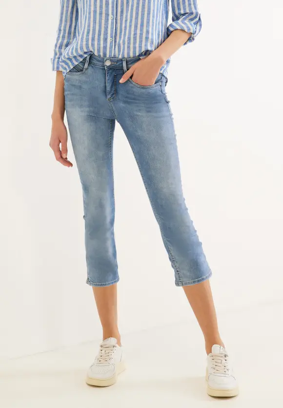 Slim Fit Jeans in 3/4 - light indigo random wash