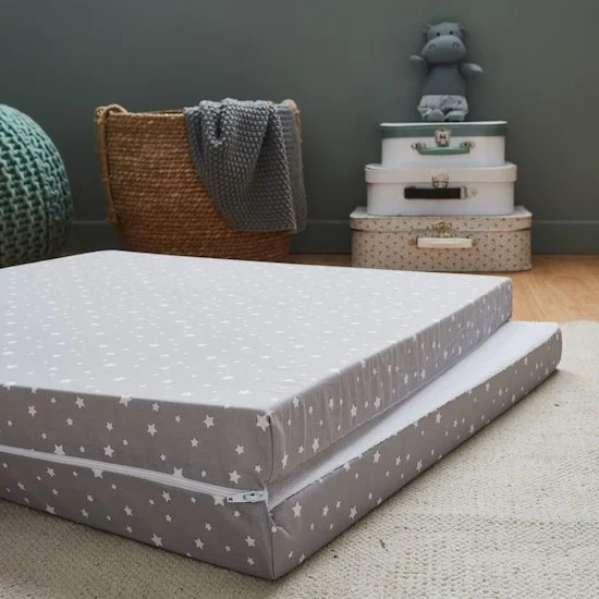 Matelas de voyage imprimé   Etoile        60 x 120 cm   de               P'tit lit