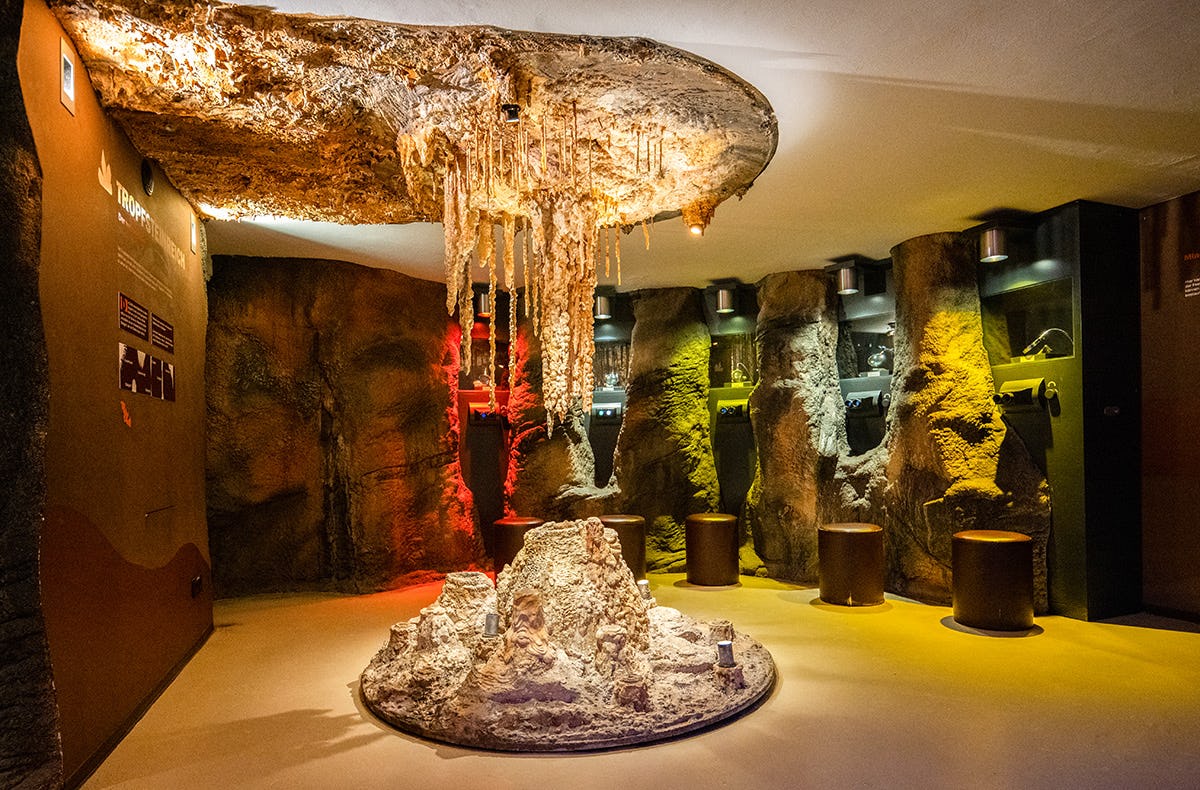 Feengrotten Saalfeld und Museum Grottoneum